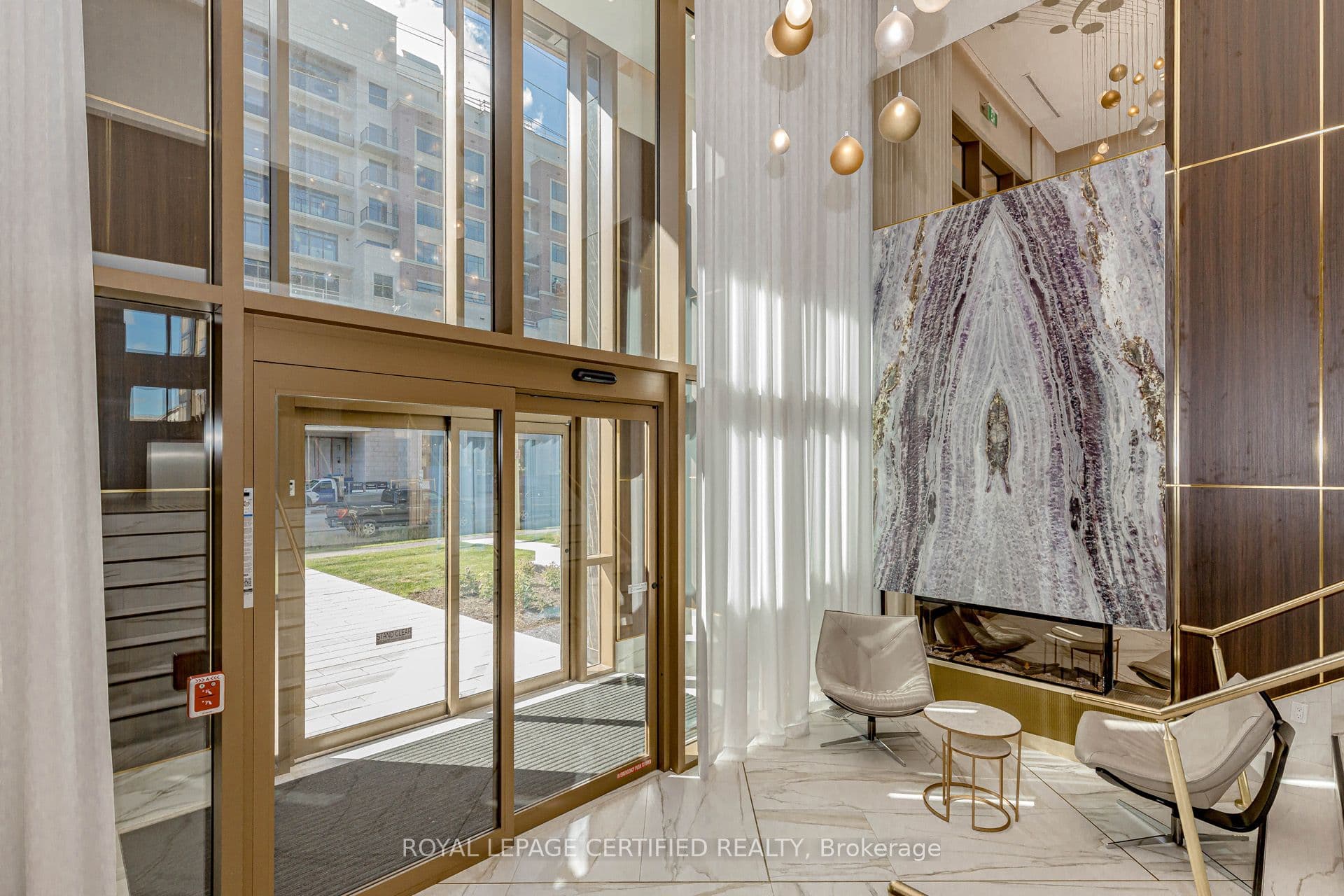2333 Khalsa Gate 404, Oakville, ON L6M 4J2