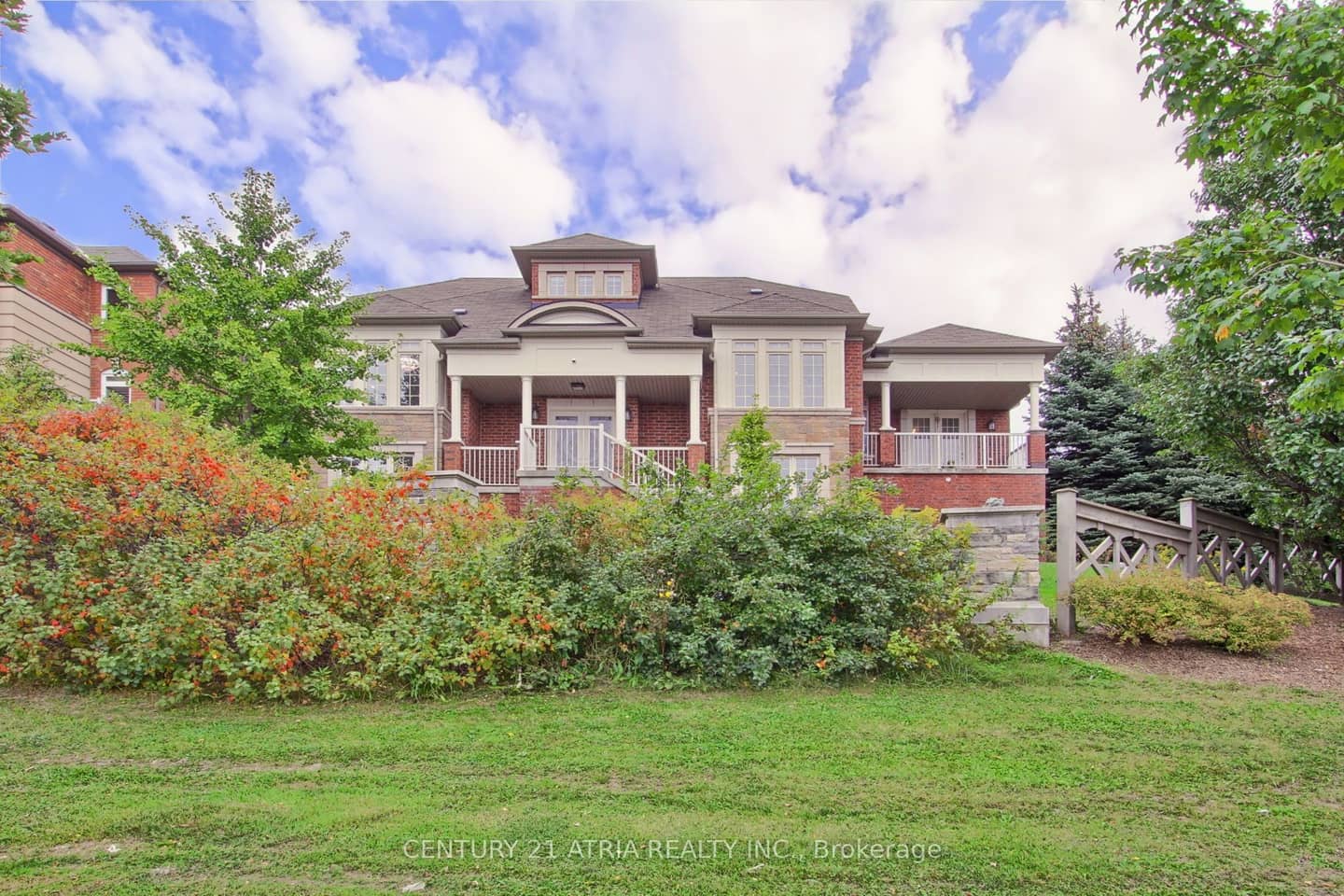 111 Zokol Drive, Aurora, ON L4G 0B9