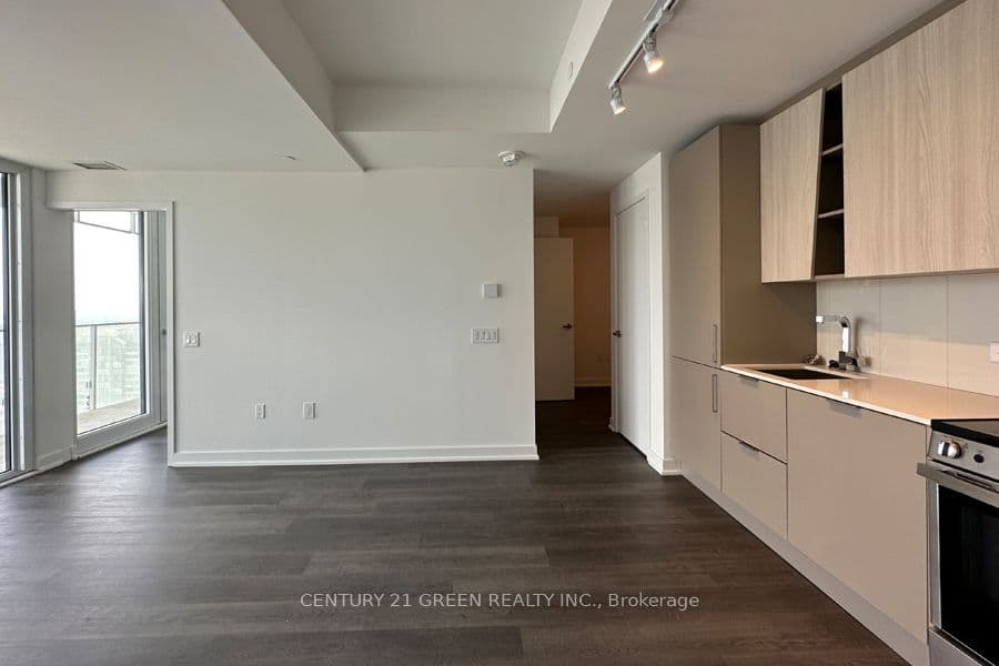 3900 Confederation Parkway 2301, Mississauga, ON L5B 0M3