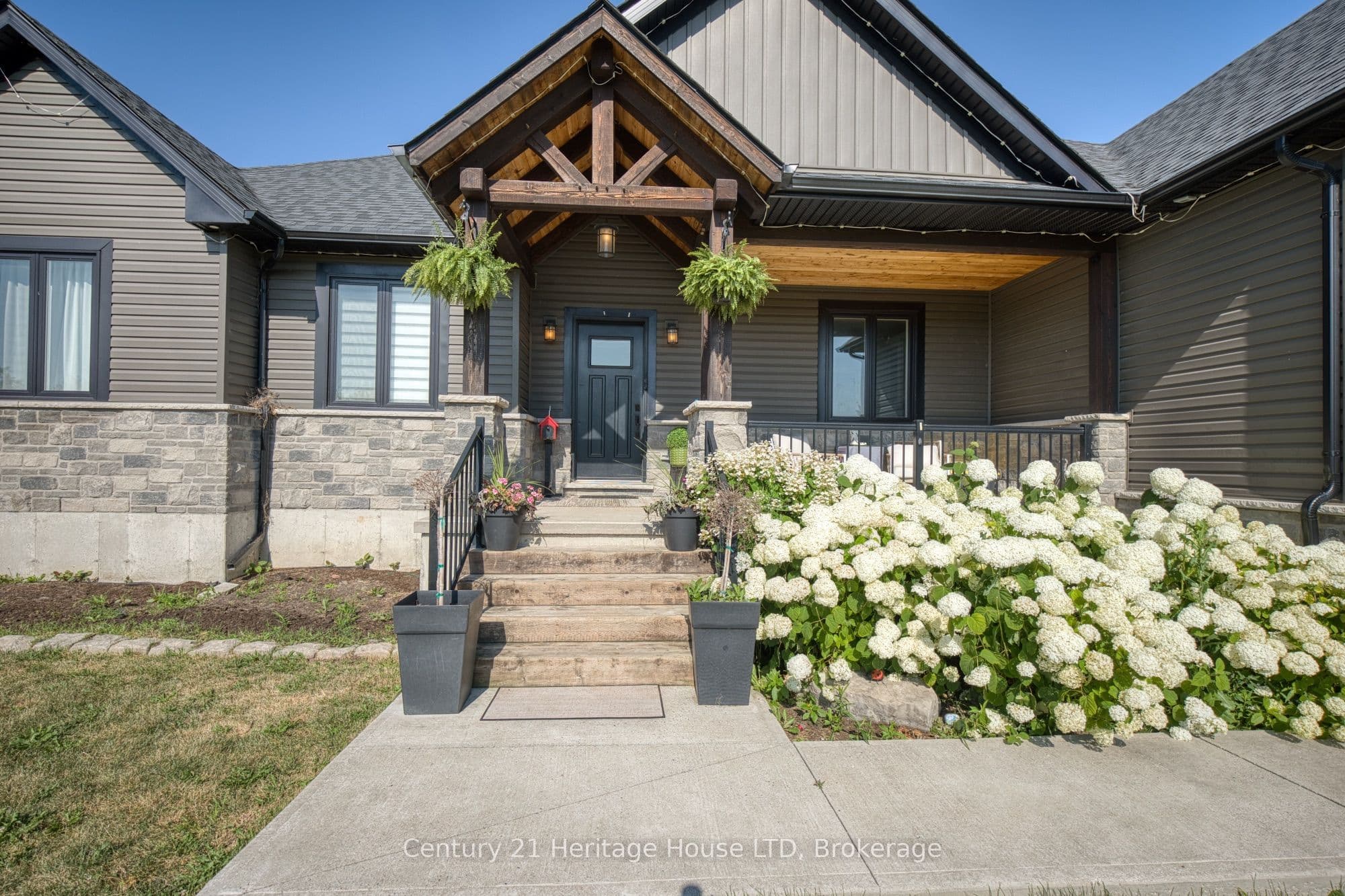 856 Lorraine Road, Port Colborne, ON L3K 5V5