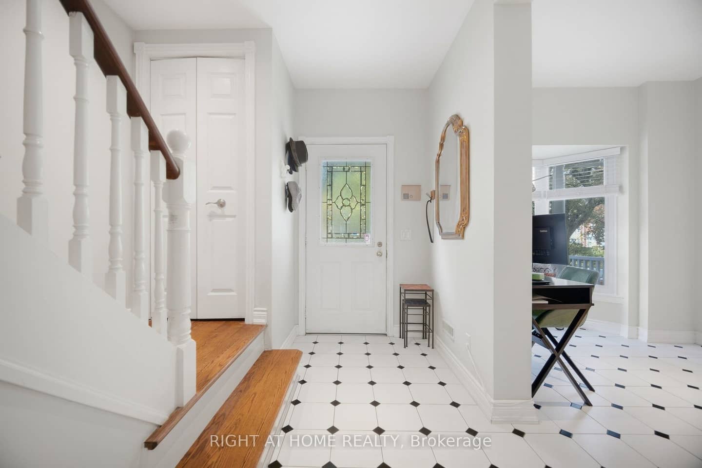 219 Broadway Avenue, Toronto, ON M4P 1W1
