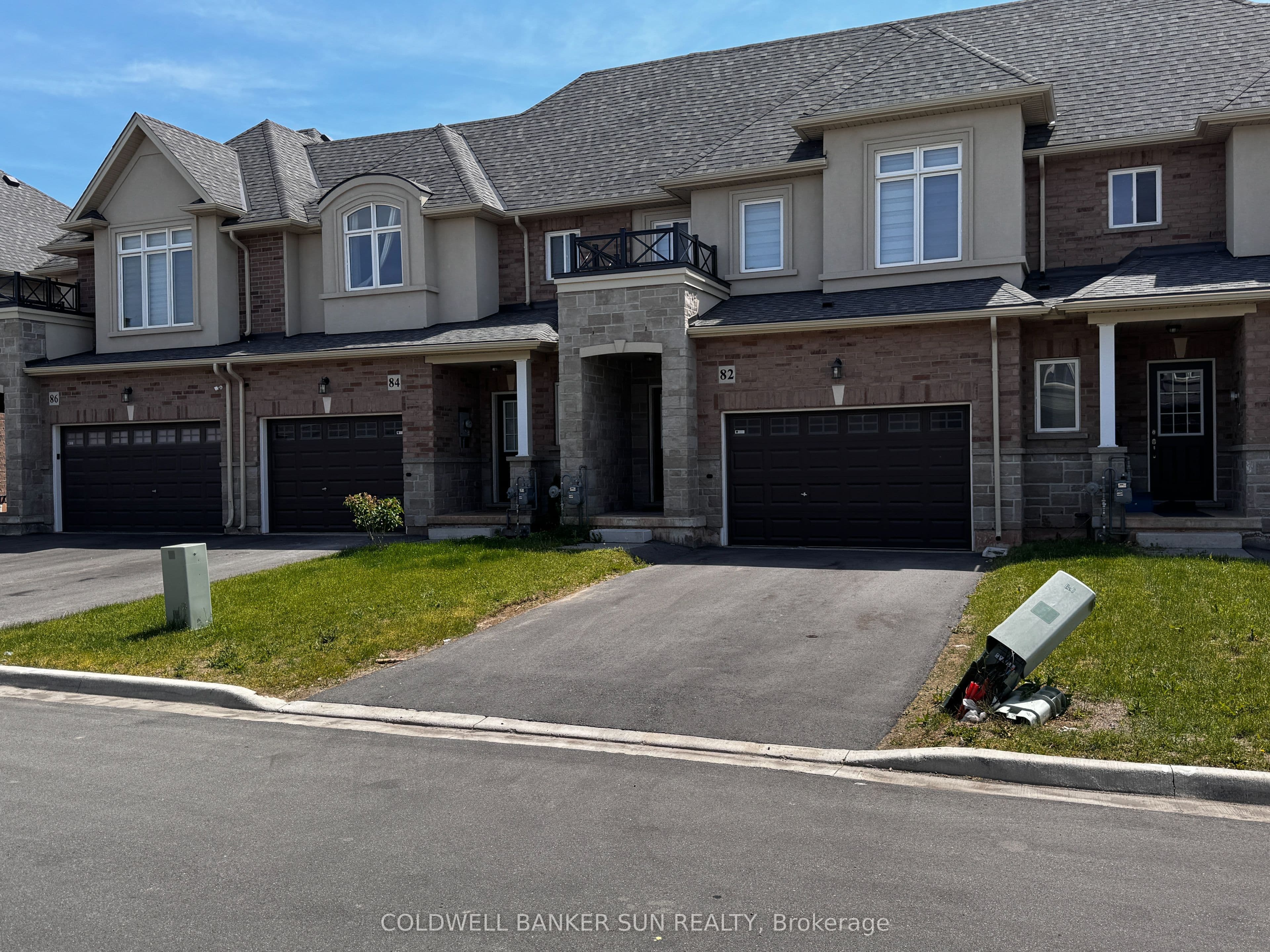 82 Pinot Crescent, Hamilton, ON L8E 0J9