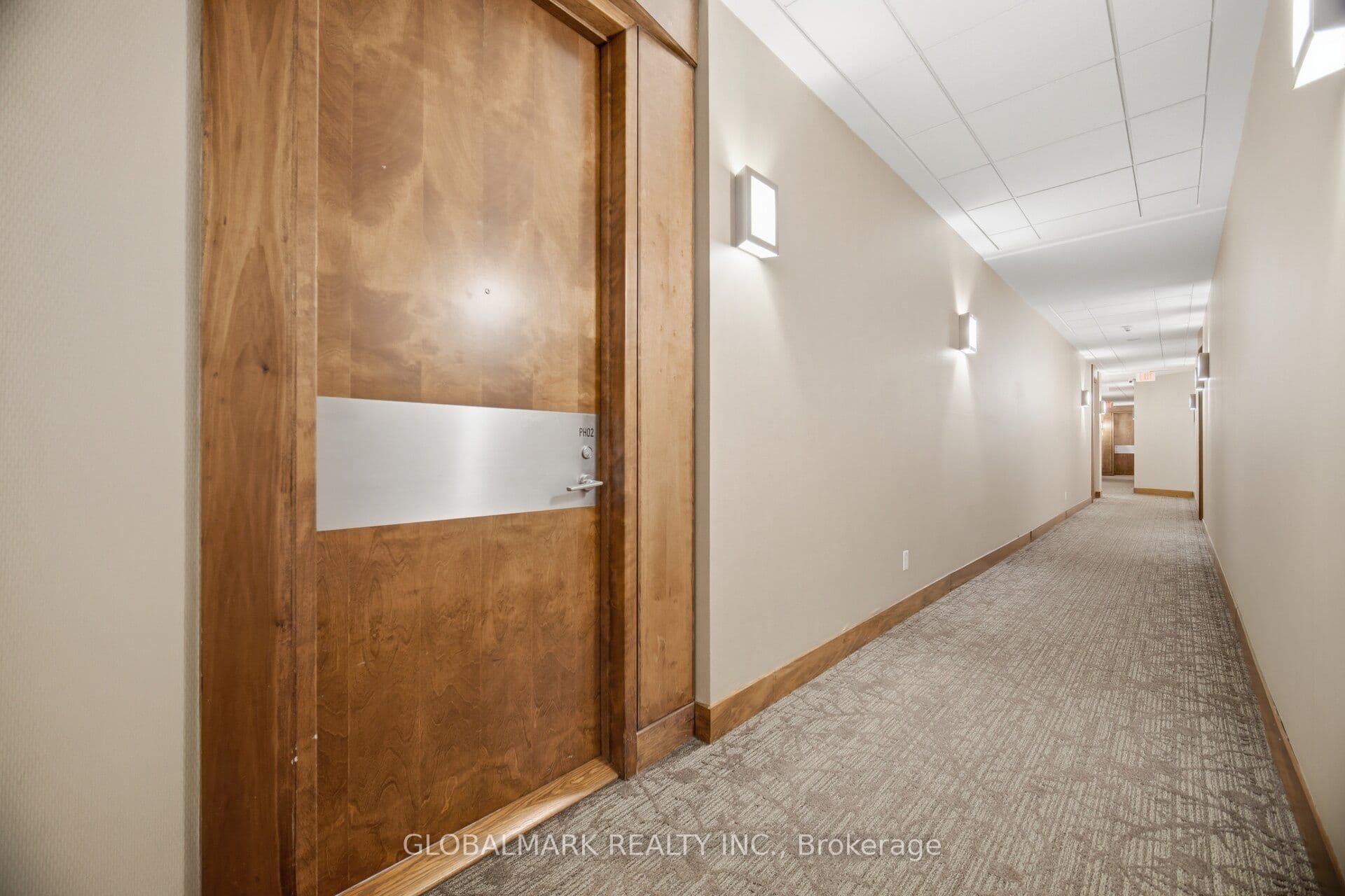 3880 duke of york Boulevard S Ph2, Mississauga, ON L5B 4M7