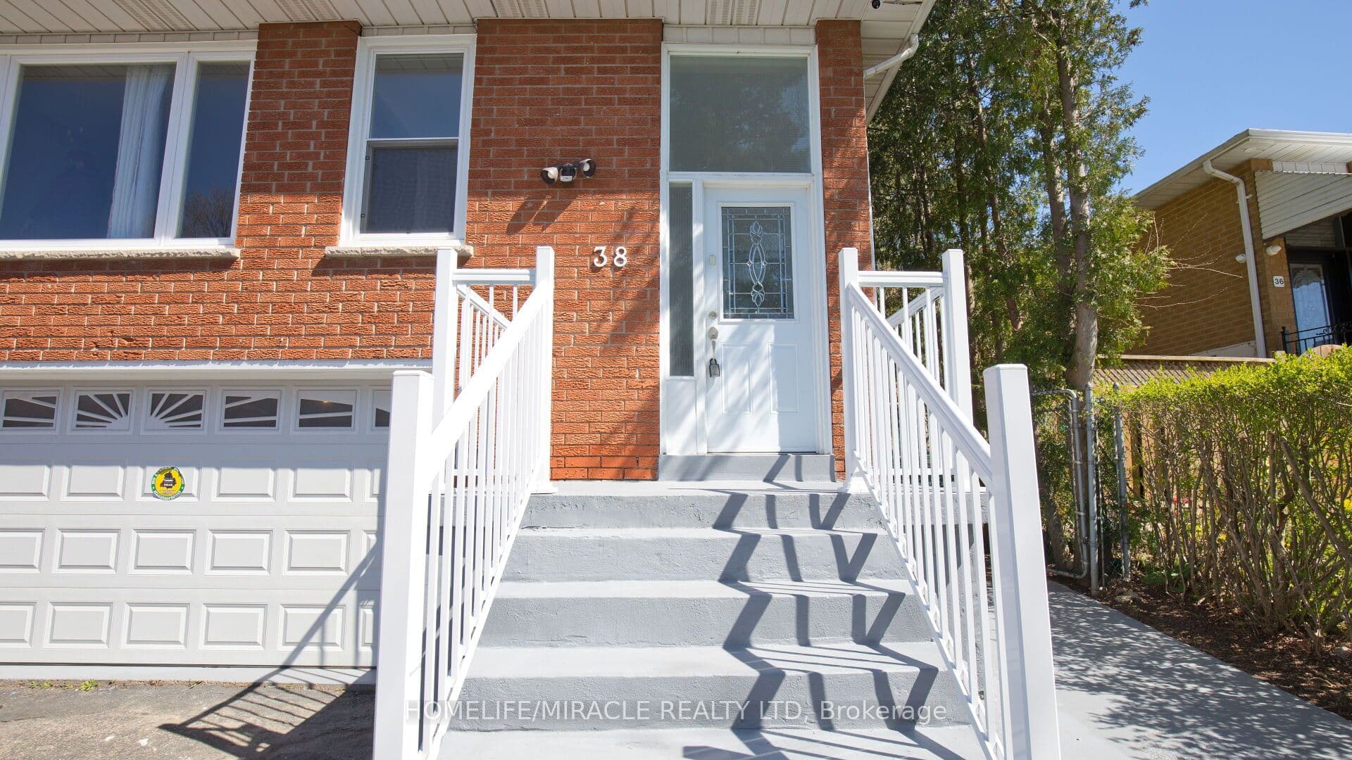 38 Medici Place, Brampton, ON L6S 3C6