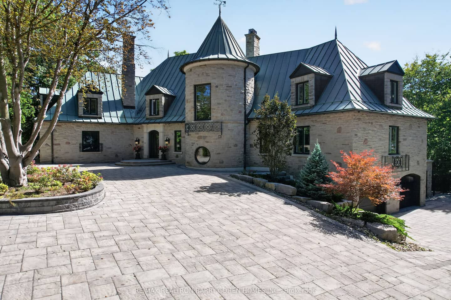 25 Tudor Gate, Toronto, ON M2L 1N3