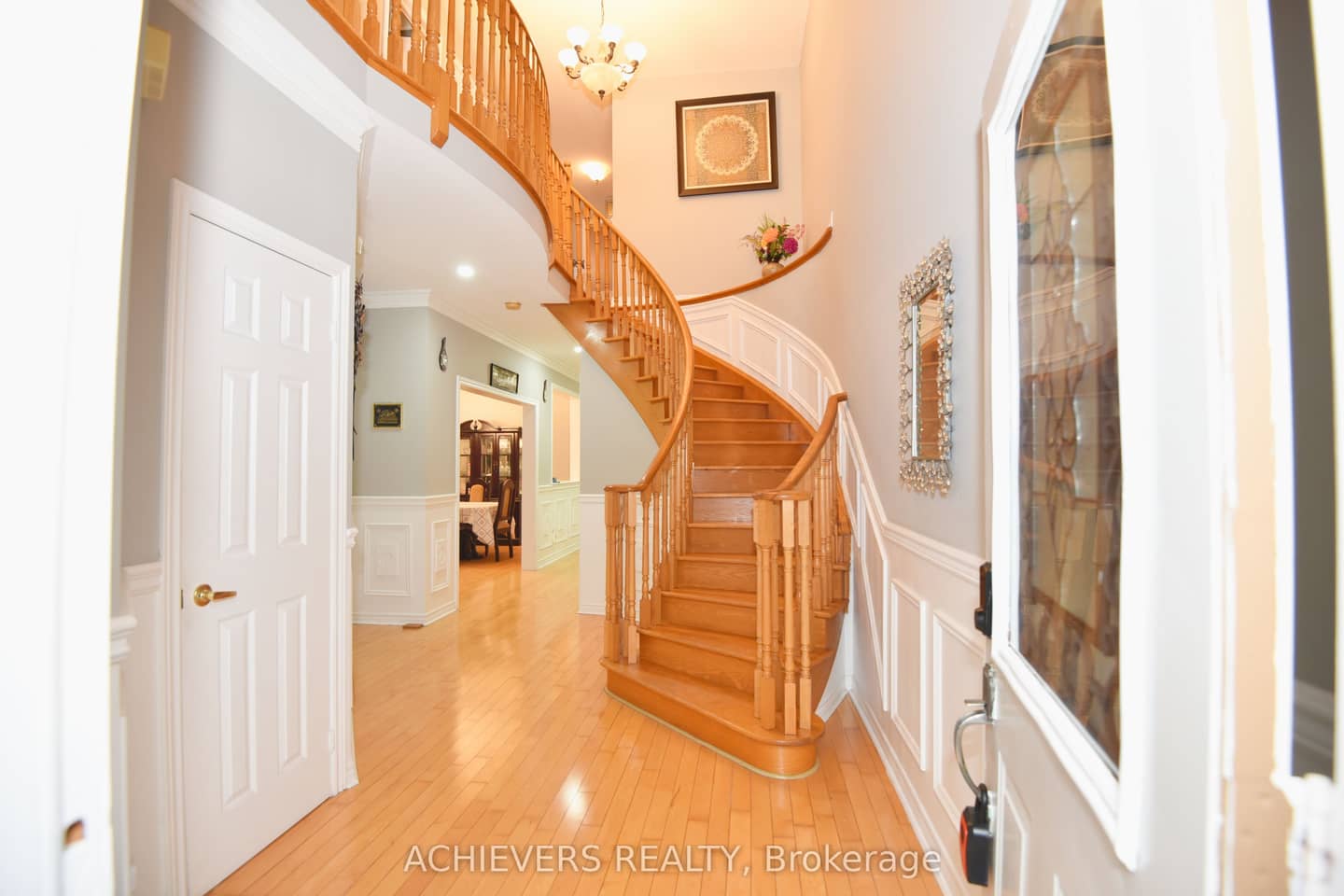 521 Navigator Drive, Mississauga, ON L5W 1P5