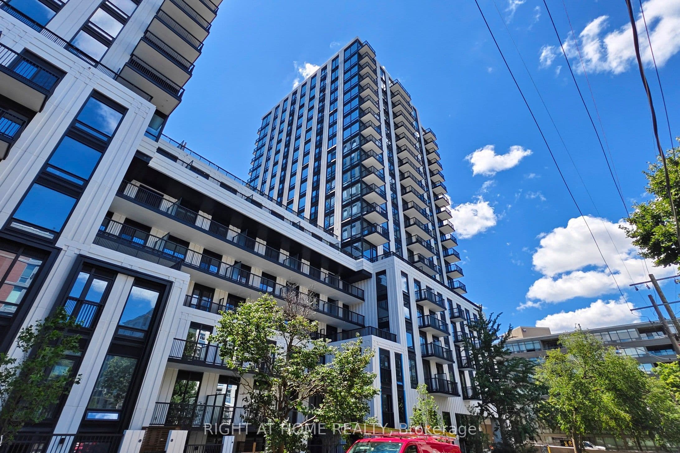 91 Montclair Avenue 837, Toronto, ON M5P 0B1