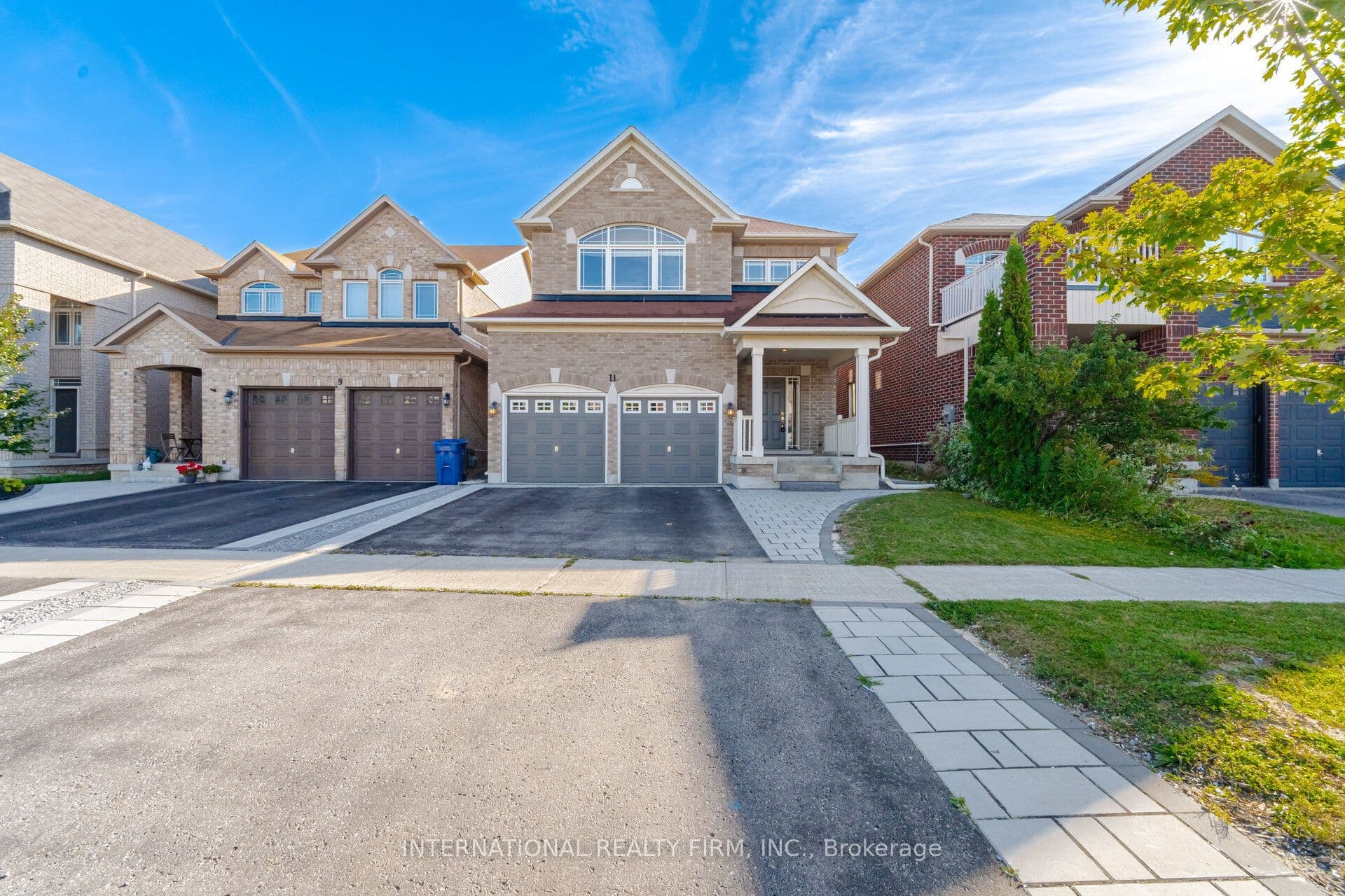 11 Lady Gwillim Avenue, East Gwillimbury, ON L9N 0B3