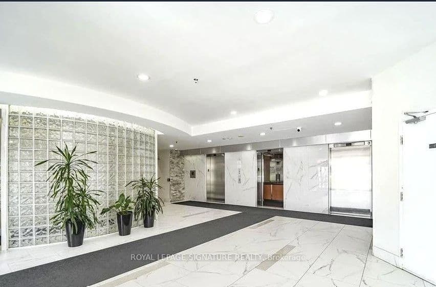 2550 Lawrence Avenue E 618, Toronto, ON M1P 2R7