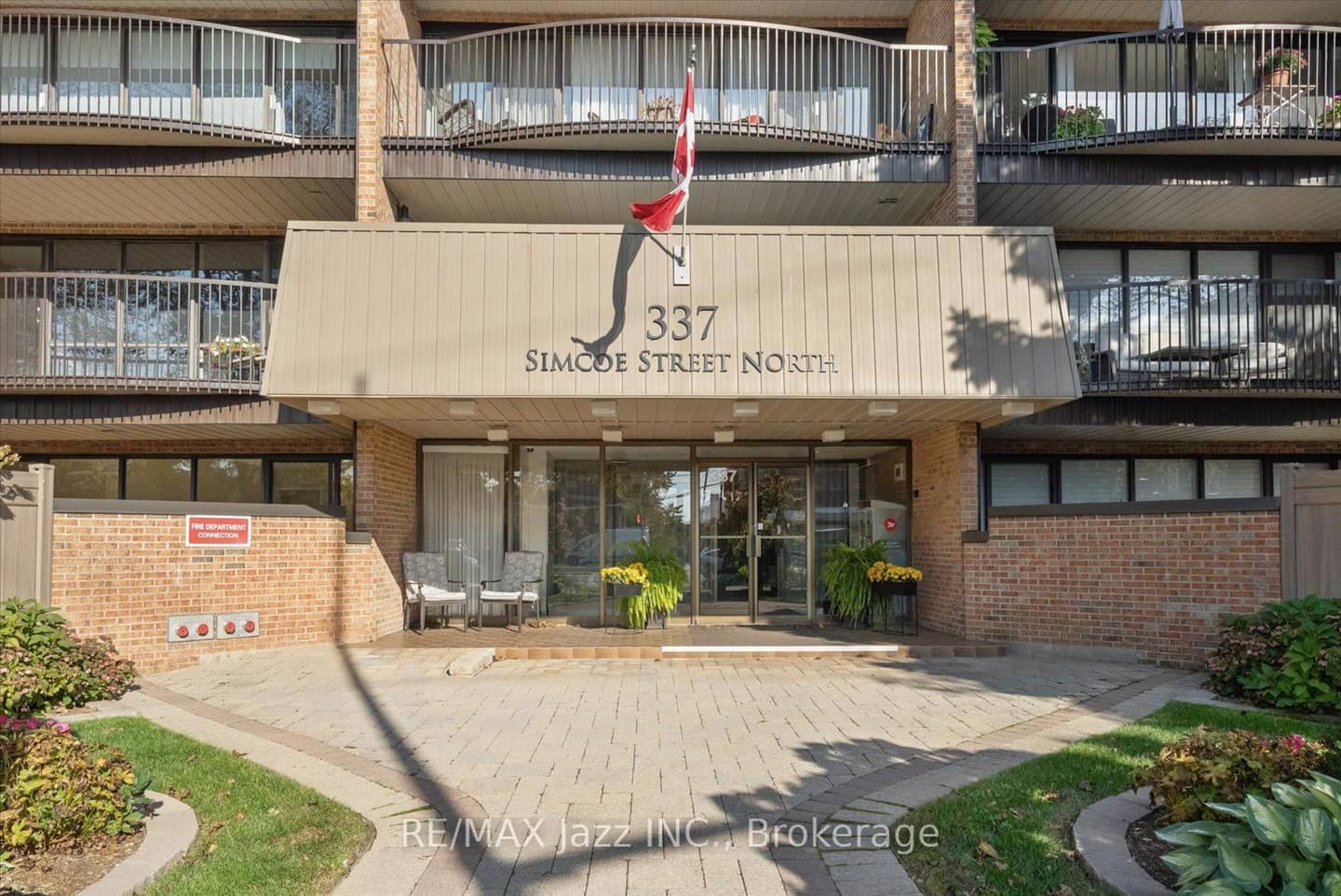 337 Simcoe Street N 405, Oshawa, ON L1G 4T2