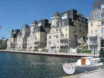 28 Stadium Road 178, Toronto, ON M5V 3P4