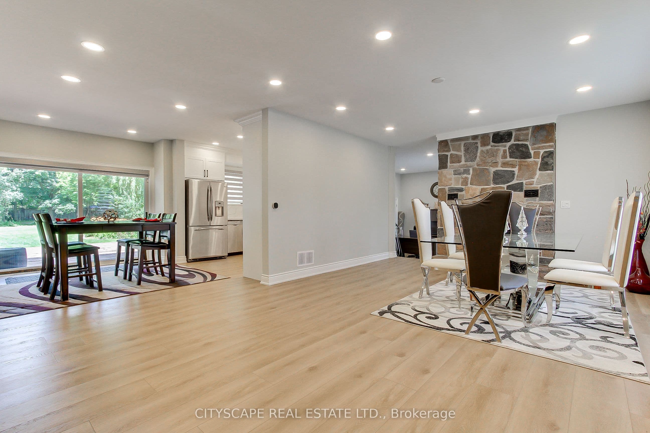 1543 Indian Grove, Mississauga, ON L5H 2S5