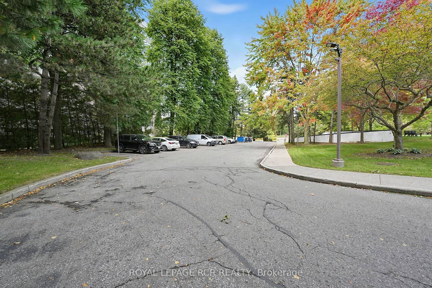 5 Weldrick Road W 507, Richmond Hill, ON L4C 8S9