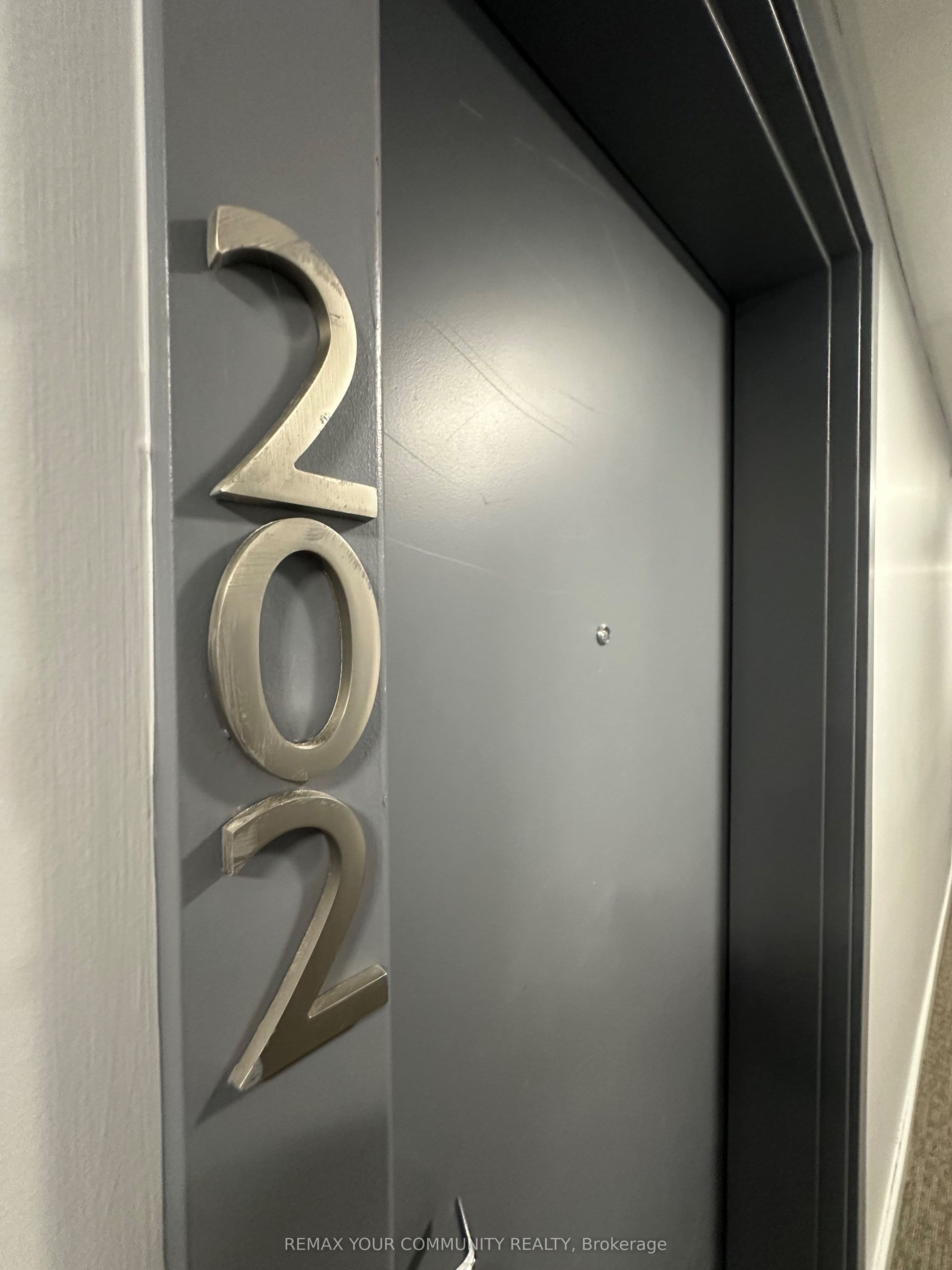 110 Grew Boulevard W 202, Georgina, ON L0E 1L0