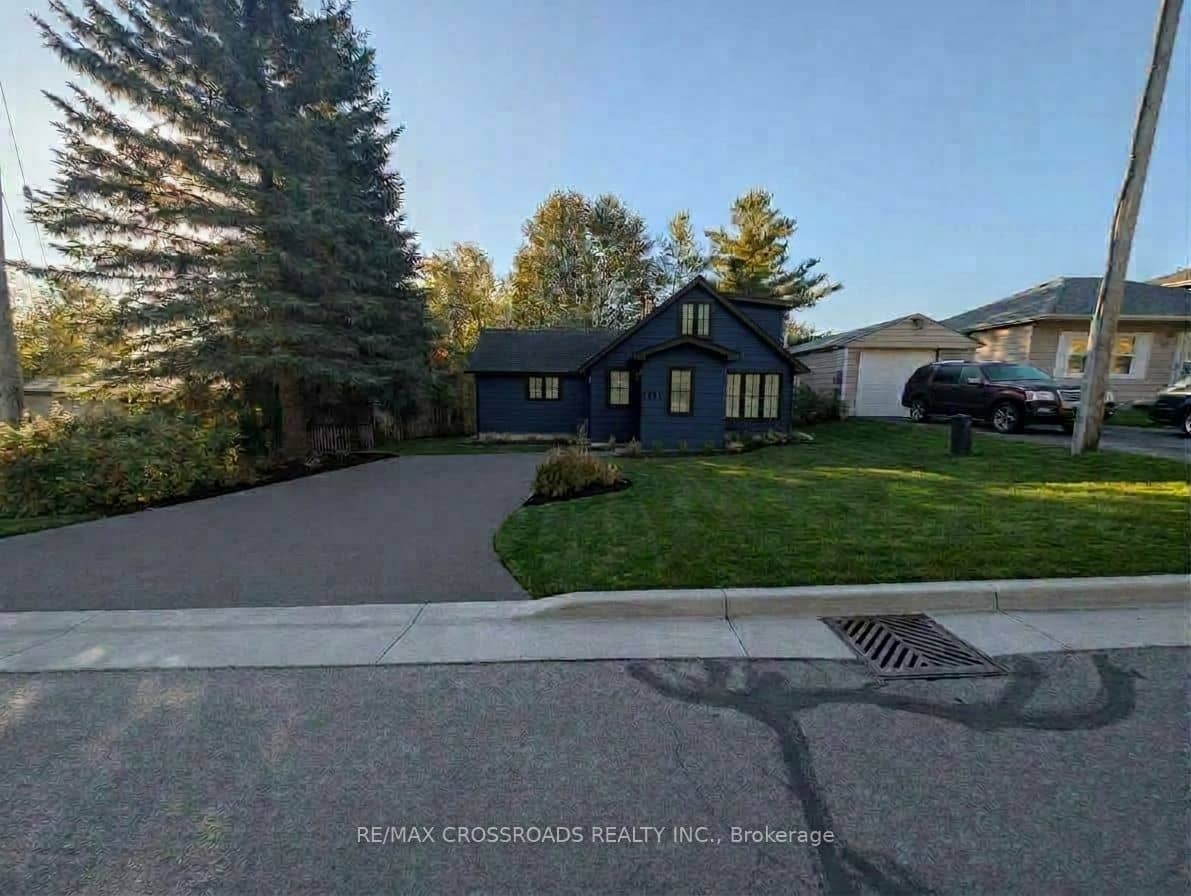 261 Lakeview Boulevard, Georgina, ON L4P 2Y4