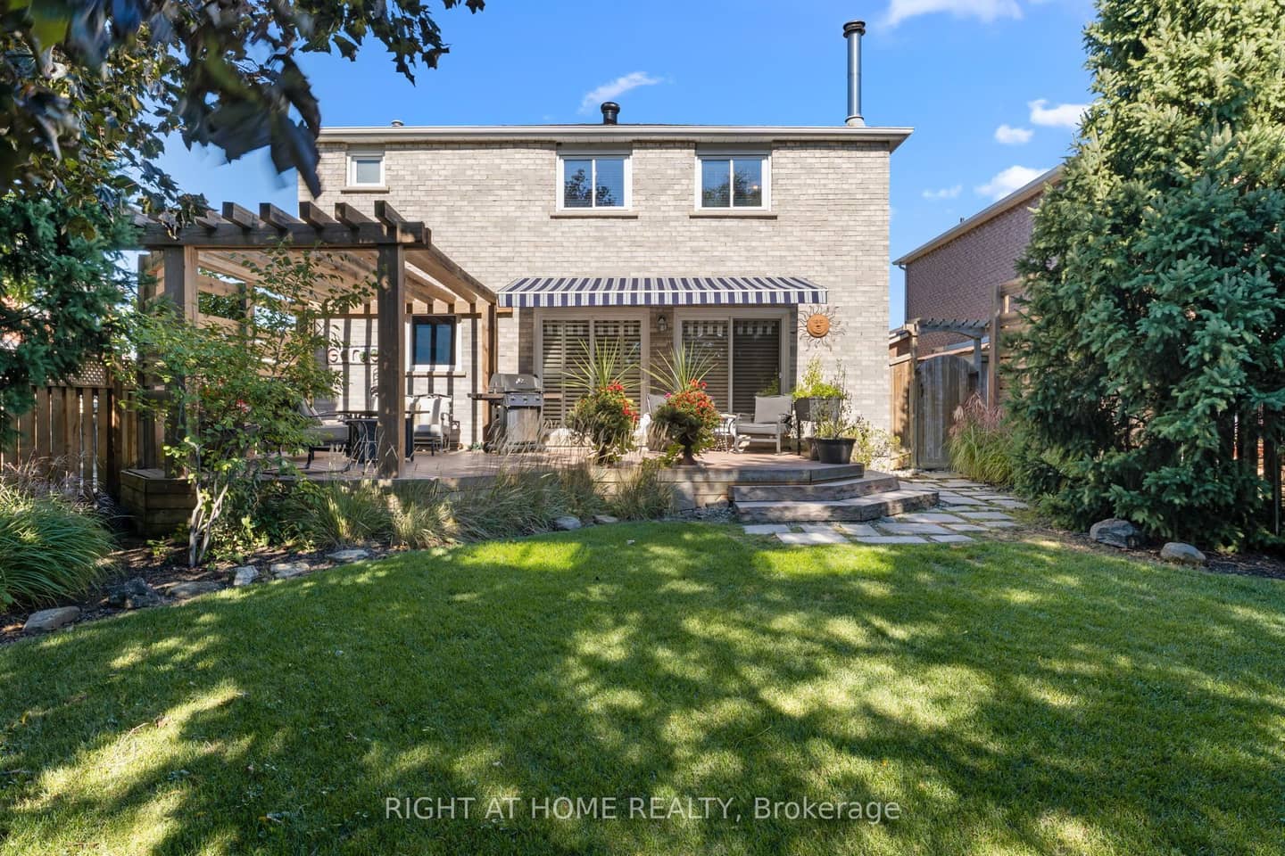 5382 Huntingfield Drive, Mississauga, ON L5R 2E8