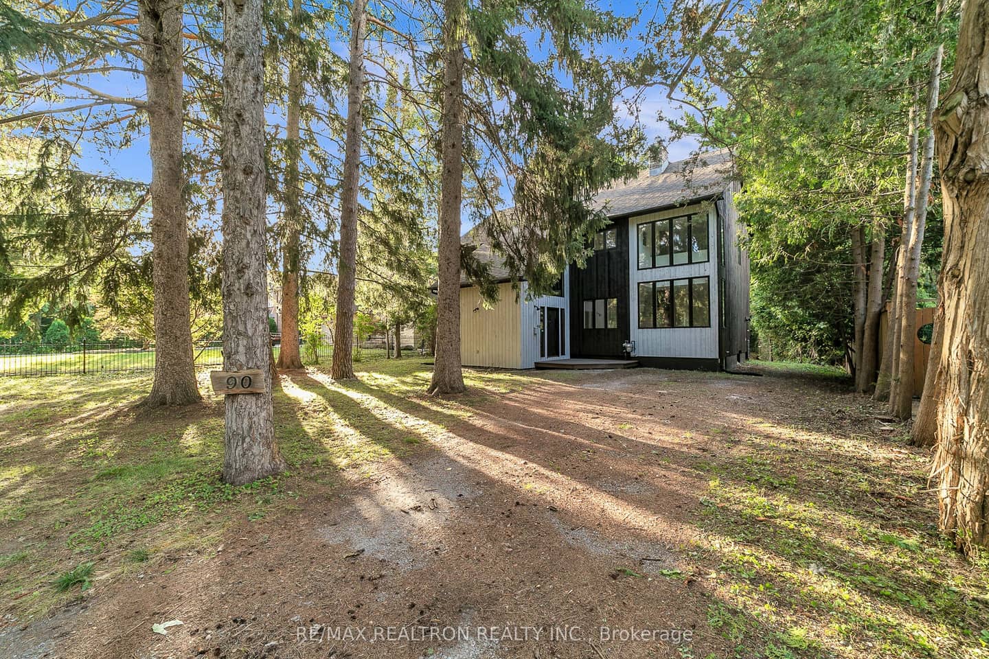 90 Proctor Avenue, Markham, ON L3T 1M7