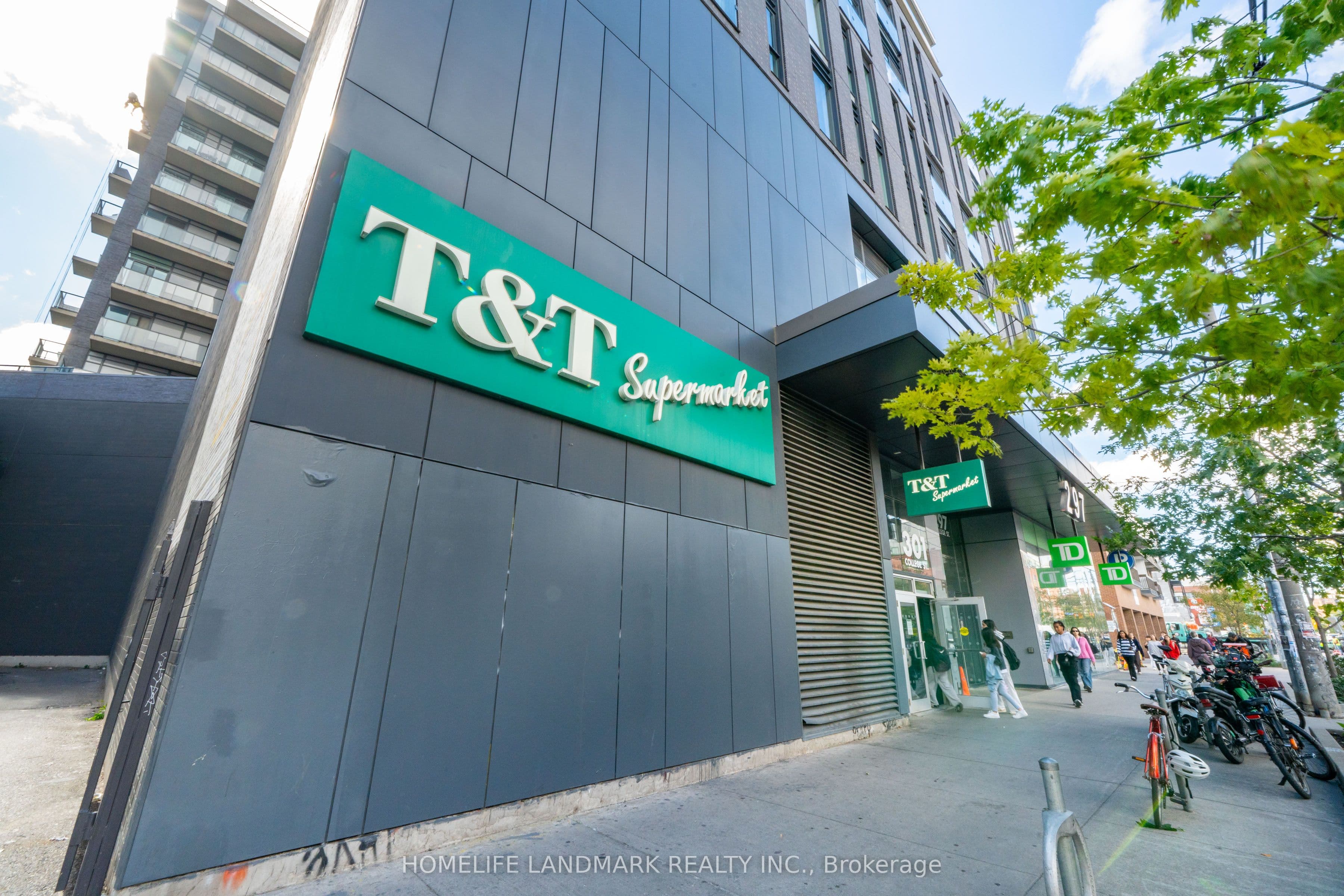 297 College Street 705, Toronto, ON M5T 0C2