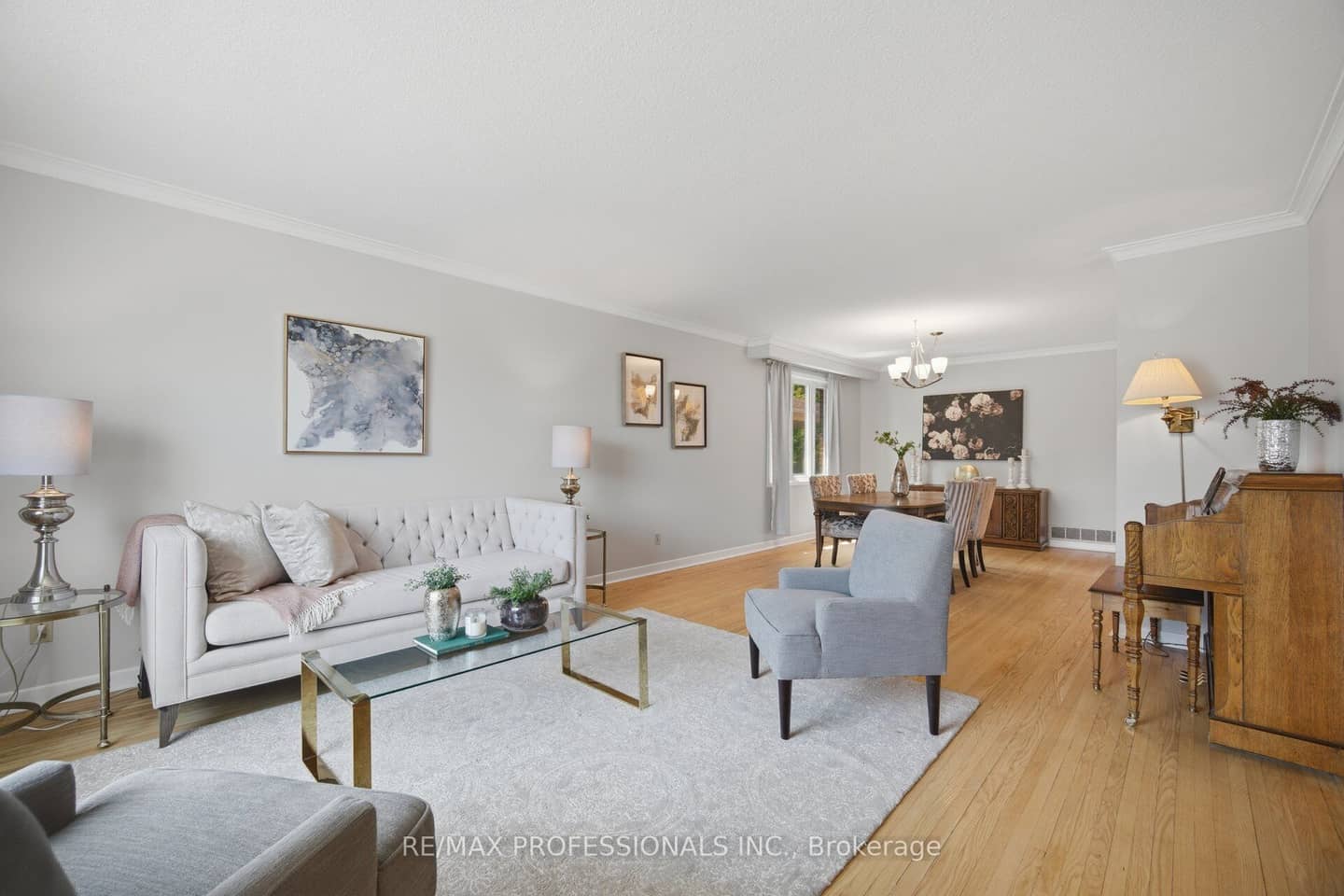 90 Peckham Avenue, Toronto, ON M2R 2V5