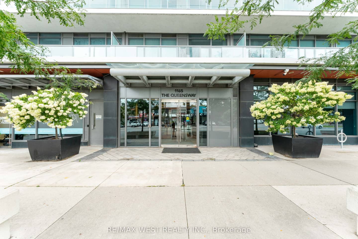 1185 The Queensway 710, Toronto, ON M8Z 1R2