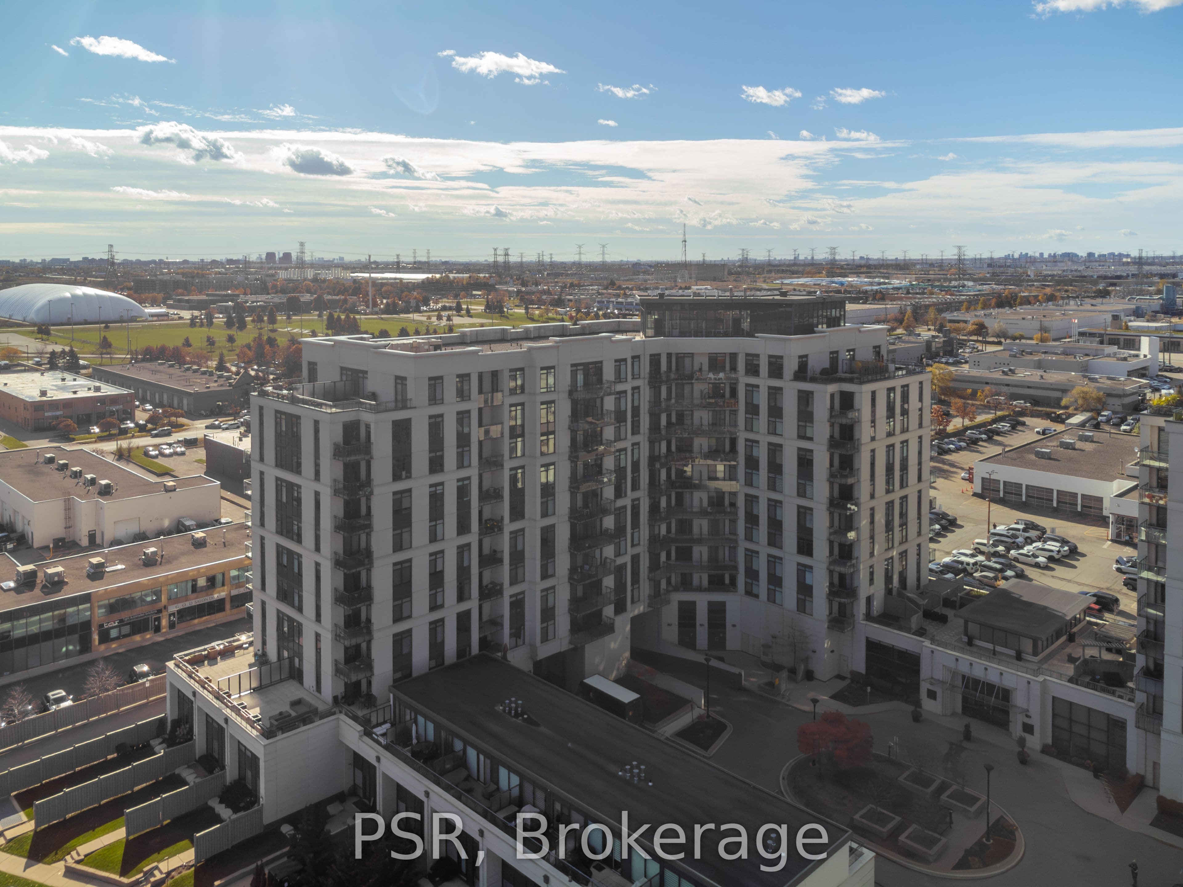 24 Woodstream Boulevard 715, Vaughan, ON L4L 8C4