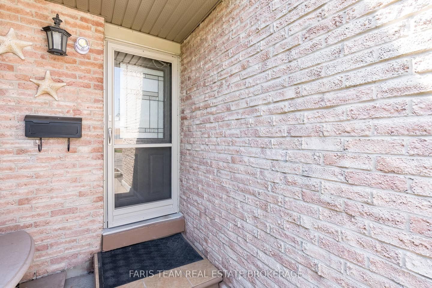 2075 Asta Drive 18, Mississauga, ON L5A 2T5