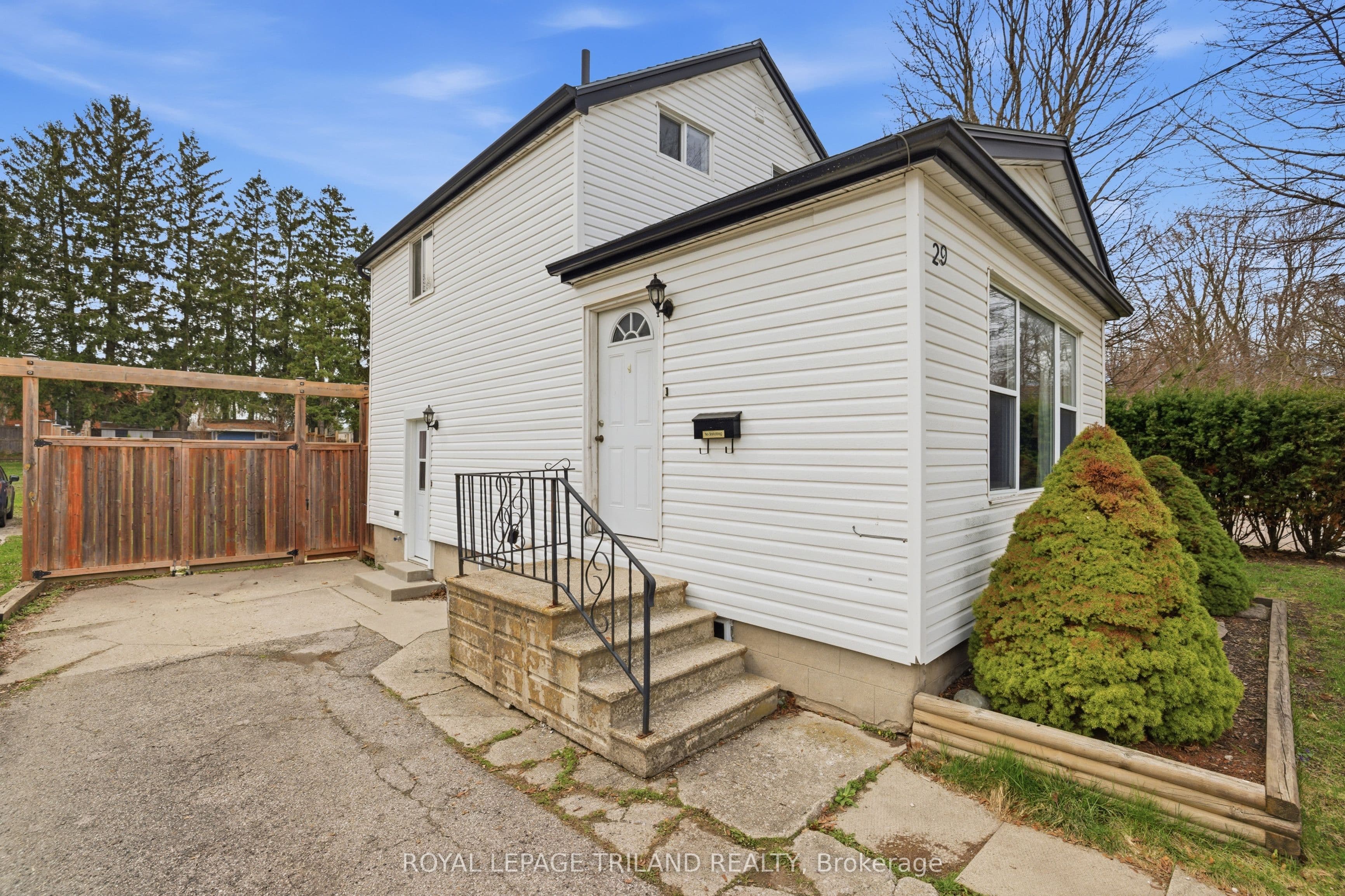 29 Marlboro Street, Woodstock, ON N4S 7E3