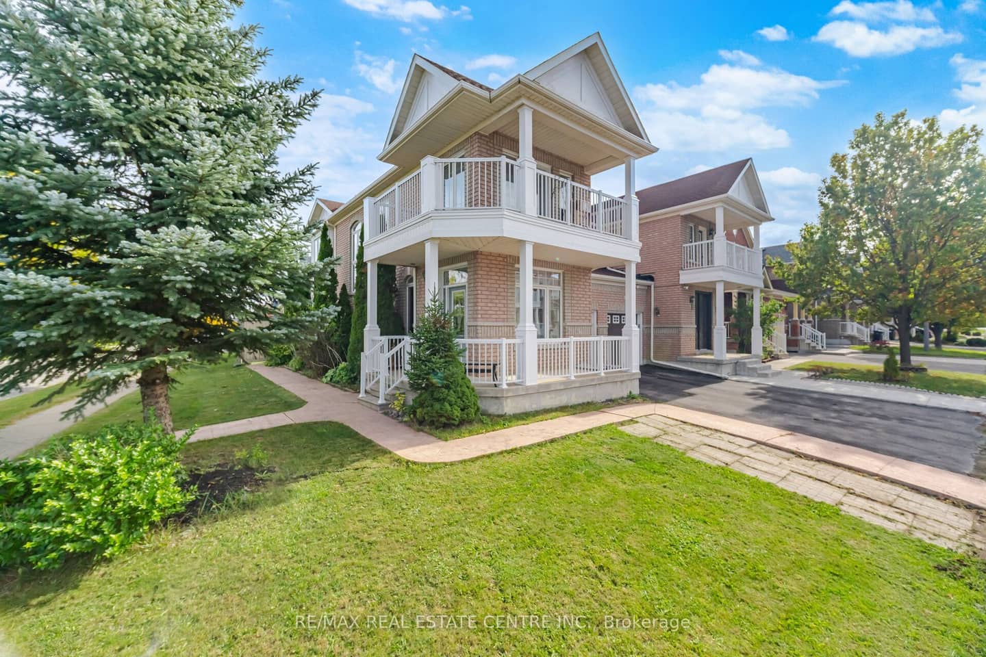 65 Connolly Crescent, Brampton, ON L6R 0G8