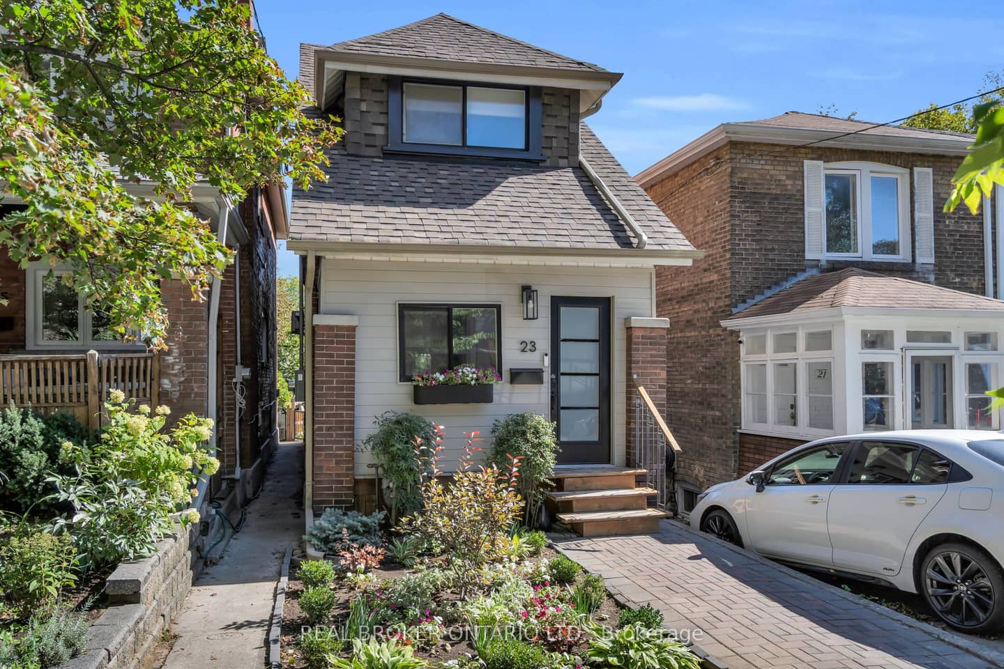 23 Aldridge Avenue, Toronto, ON M4C 3W3