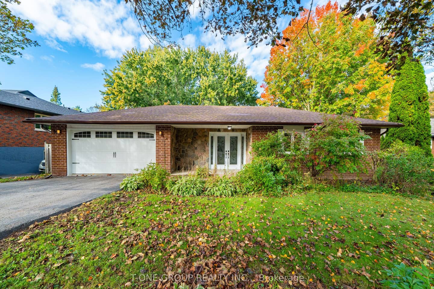 70 Hamilton Drive, Newmarket, ON L3Y 3E8