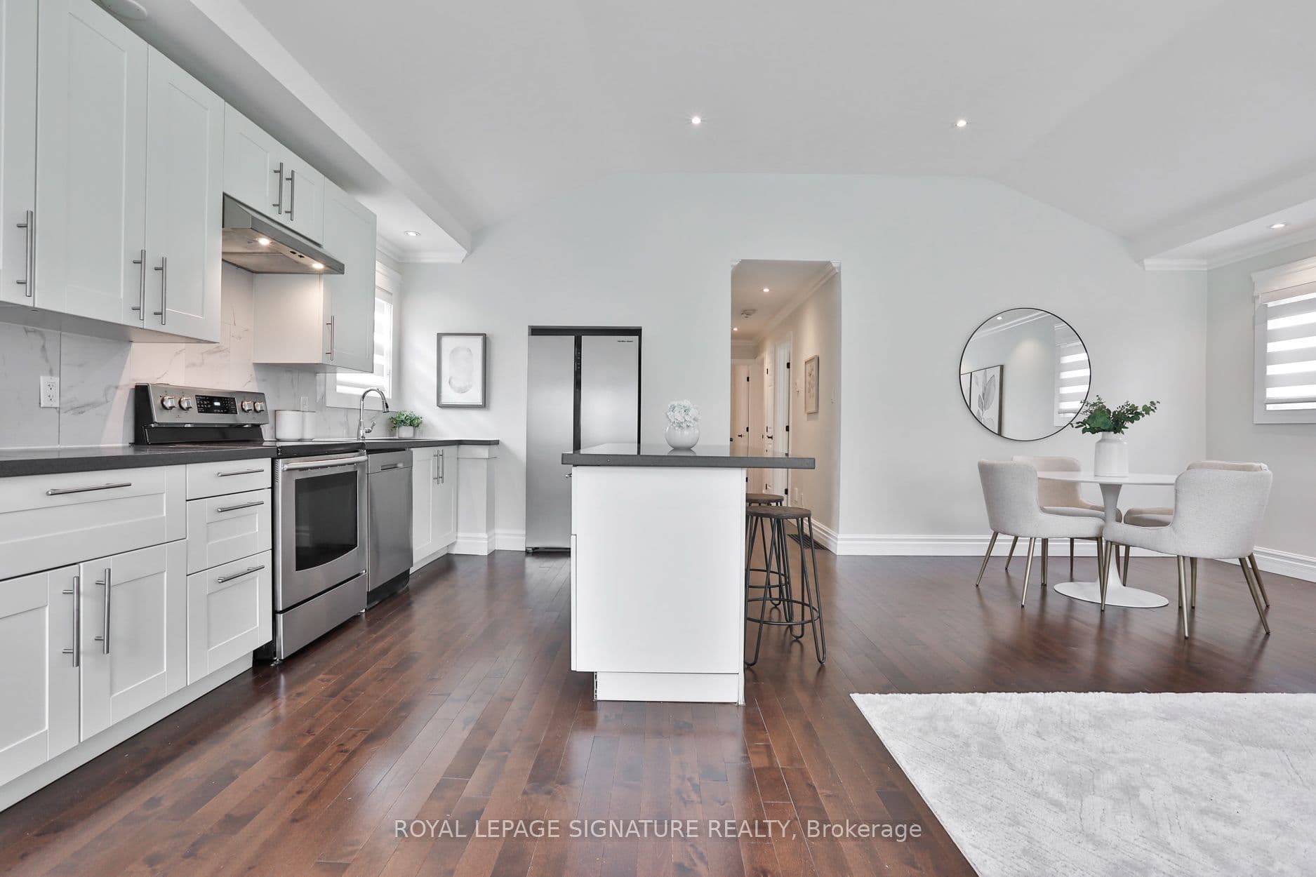 17 Flora Drive, Toronto, ON M1P 1A1