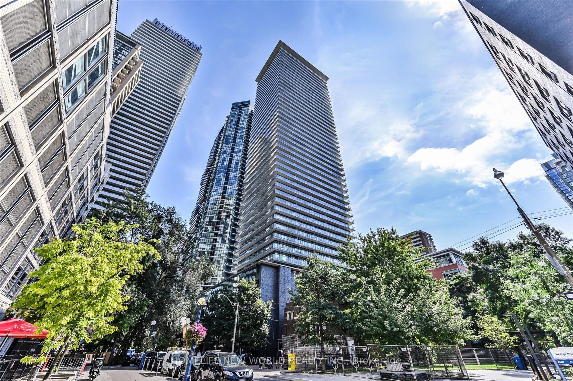 33 Charles Street E 1704, Toronto, ON M4Y 1R9