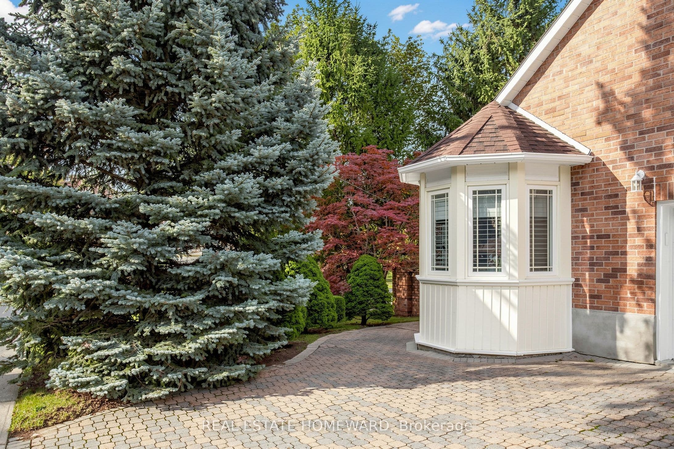 3 Green Acres Road, Vaughan, ON L4J 4R7