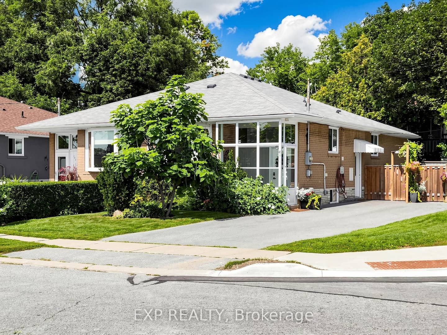 175 Penn Avenue, Newmarket, ON L3Y 2S3