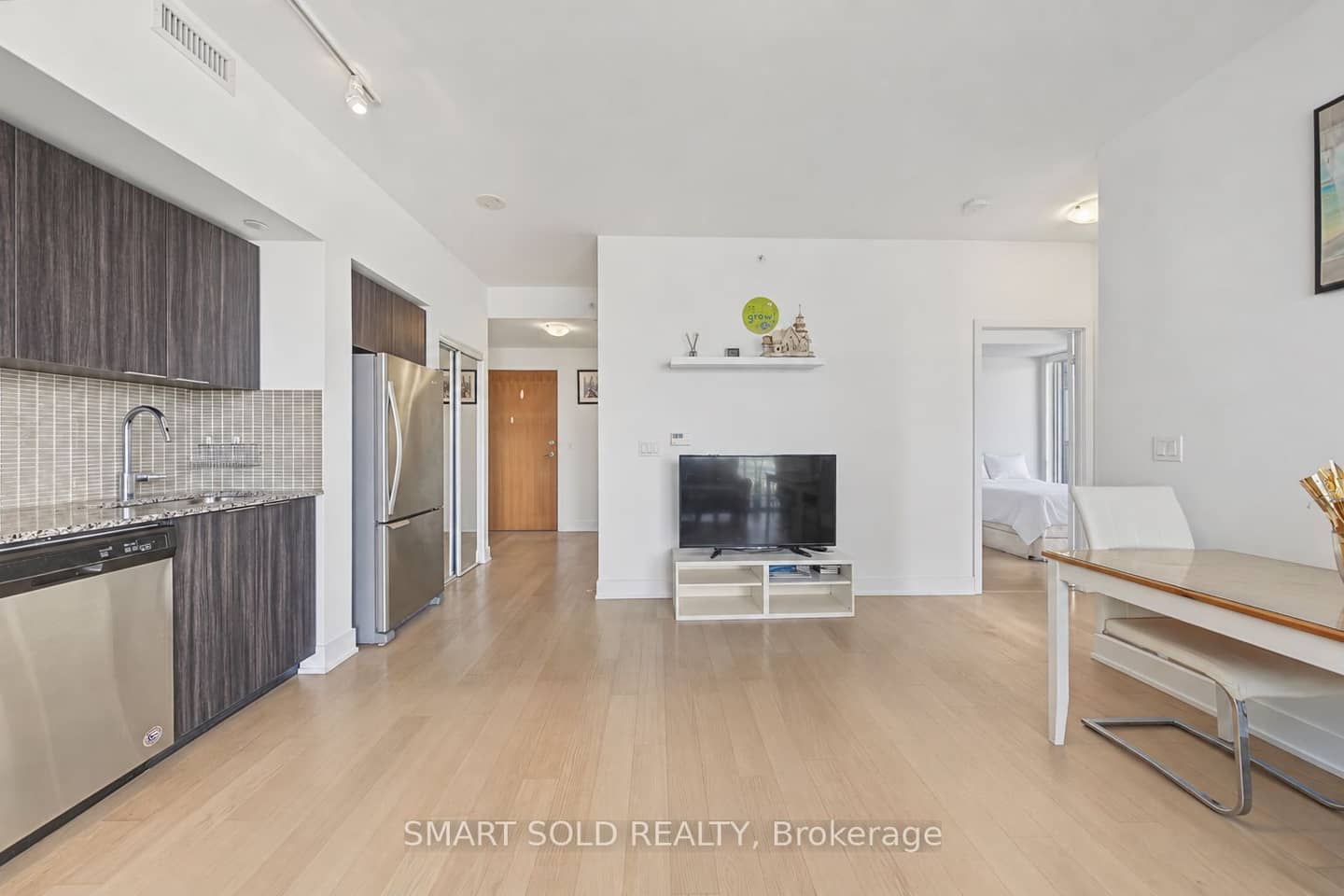30 Shore Breeze Drive 2313, Toronto, ON M8V 0J1