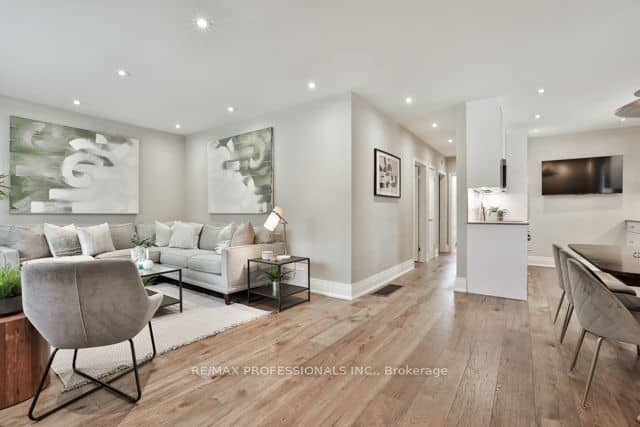 17 Loney Avenue, Toronto, ON M3L 1G4