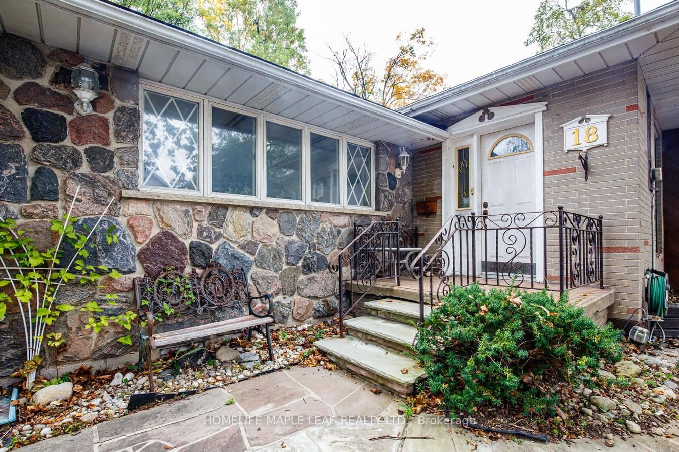 18 Adamson Street S, Halton Hills, ON L0P 1K0