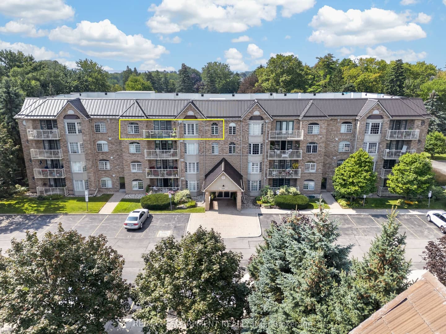 216 W Plains Road W B404, Burlington, ON L7T 4K8