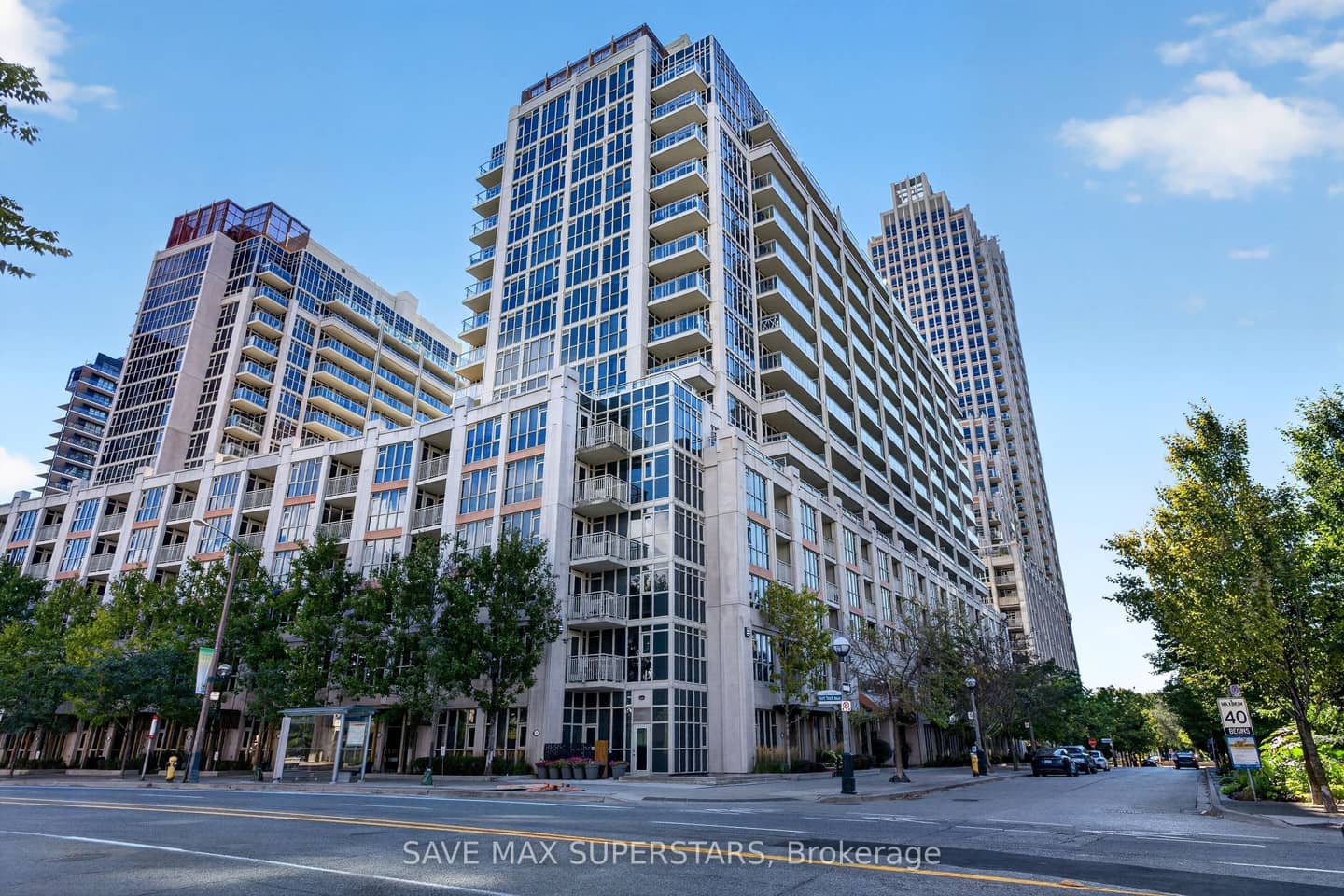 35 Bastion Street 714, Toronto, ON M5V 0C2
