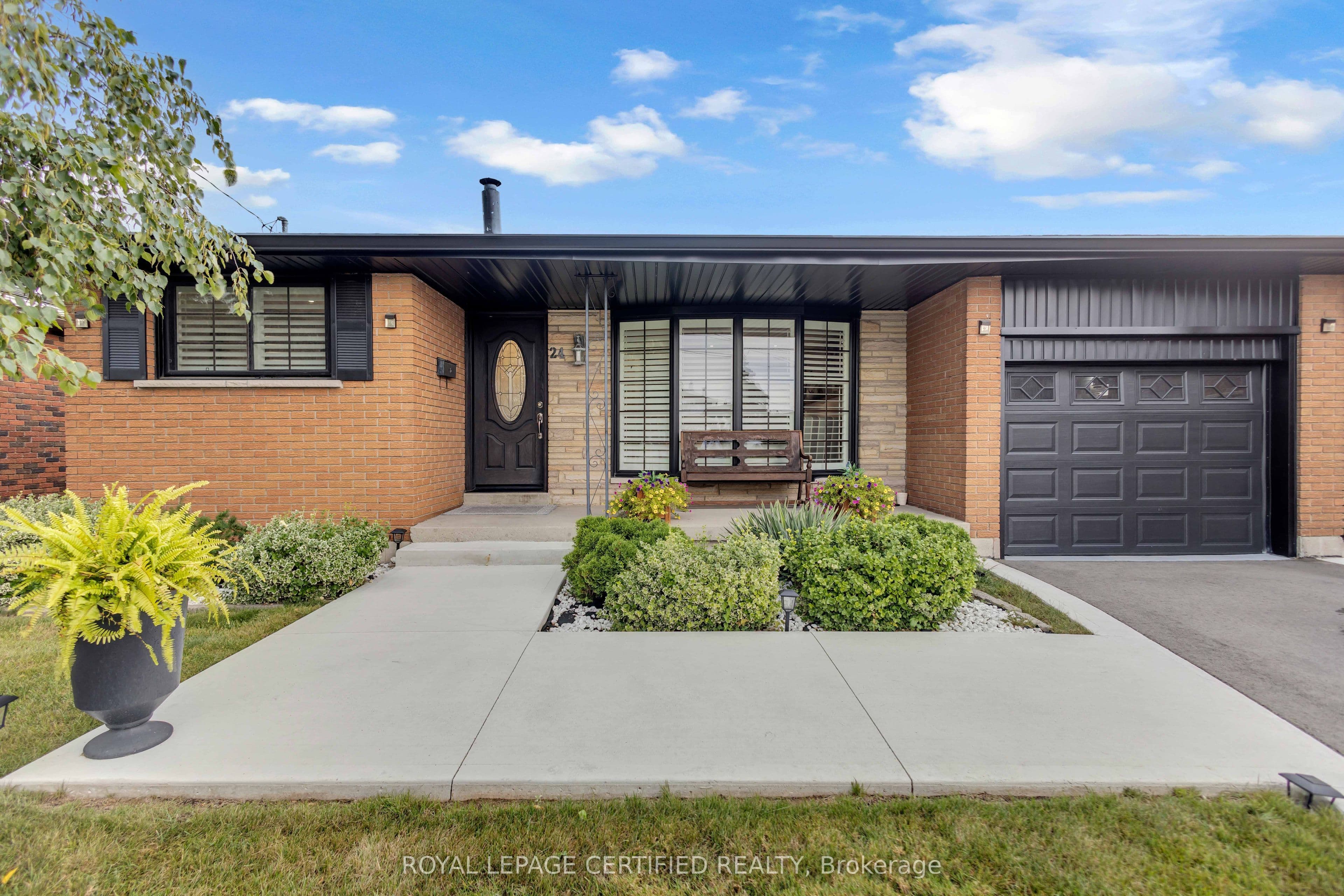 24 Northgate Drive, Hamilton, ON L8T 2Y7