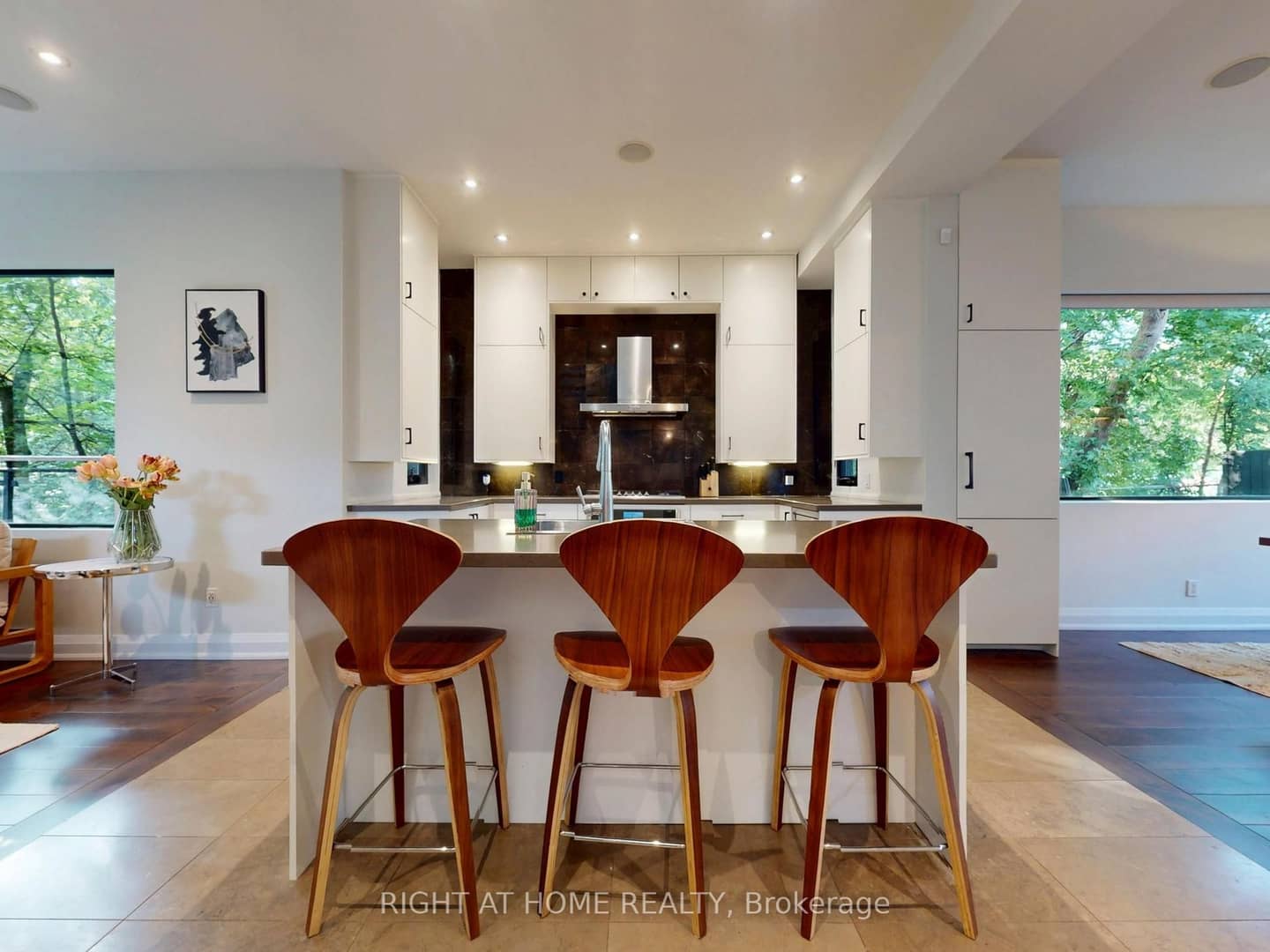 386 Rosewell Avenue, Toronto, ON M4R 2B4
