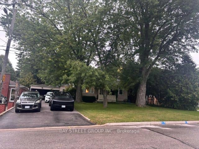 320 Stewart Street, Newmarket, ON L3Y 3M6