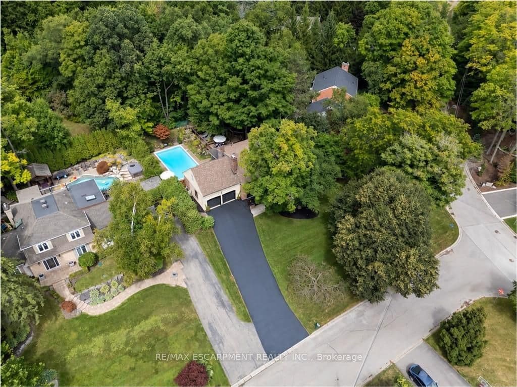 2129 Highview Drive, Burlington, ON L7P 0P2