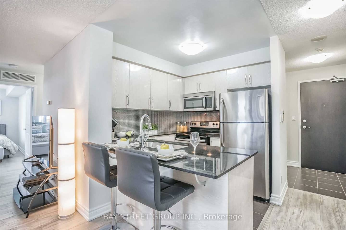 5791 Yonge Street 2207, Toronto, ON M2M 0A8