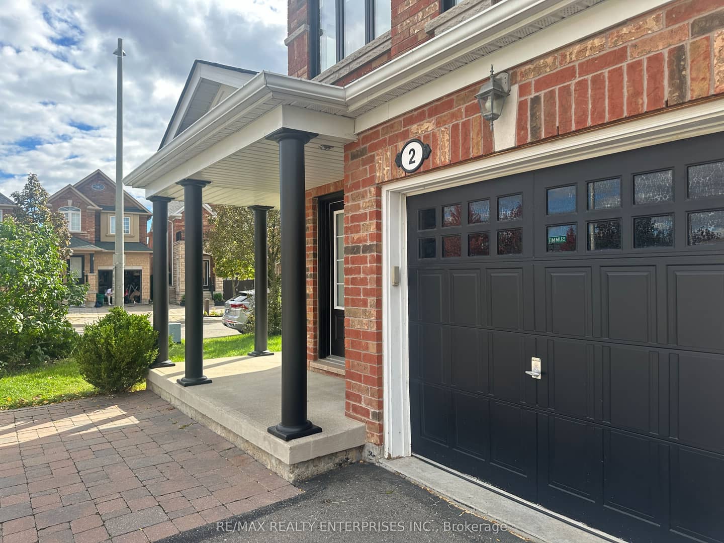 2 Summit Drive, Vaughan, ON L4H 0E8