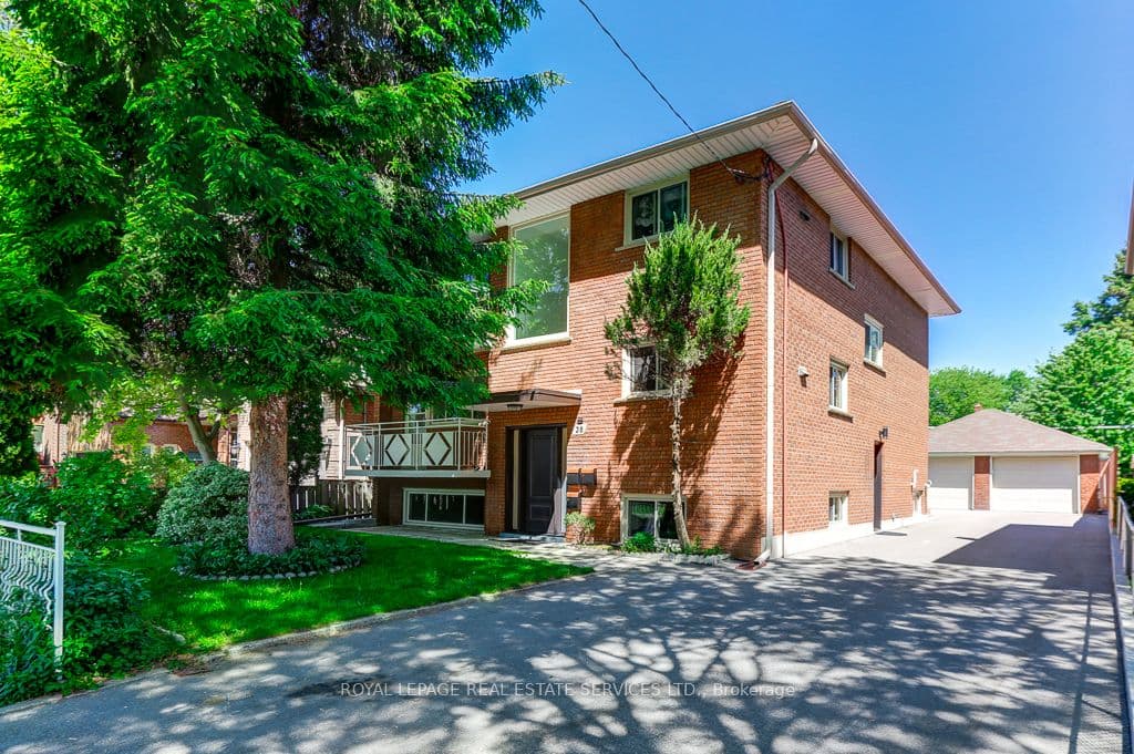 38 Jellicoe Avenue, Toronto, ON M8W 1W1