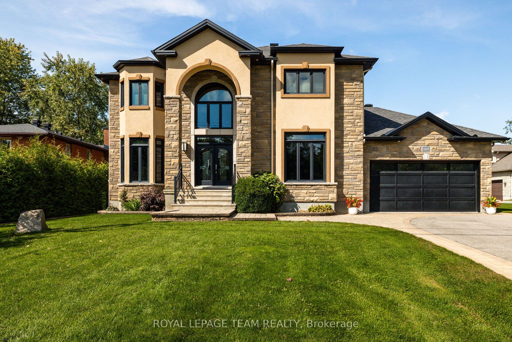 1419 Balmoral Drive, Blossom Park - Airport and Area, ON K1V 1E2