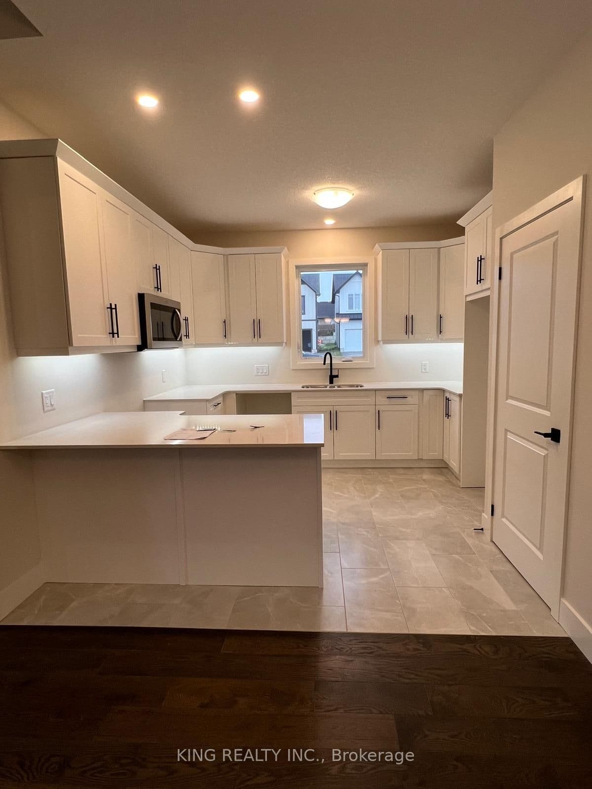10 Julie Crescent LOWER, London South, ON N5Z 0A9