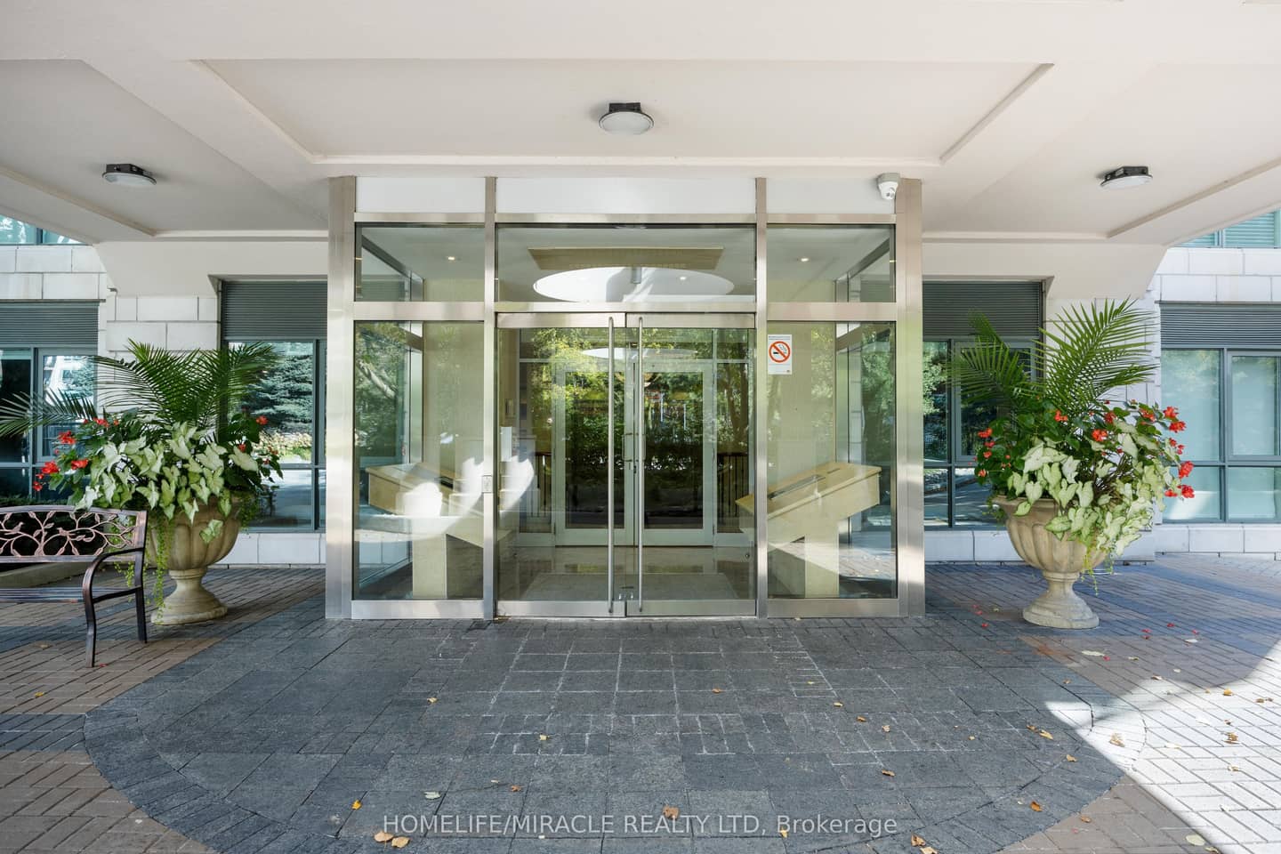 11 William Carson Crescent 308, Toronto, ON M2P 2G1