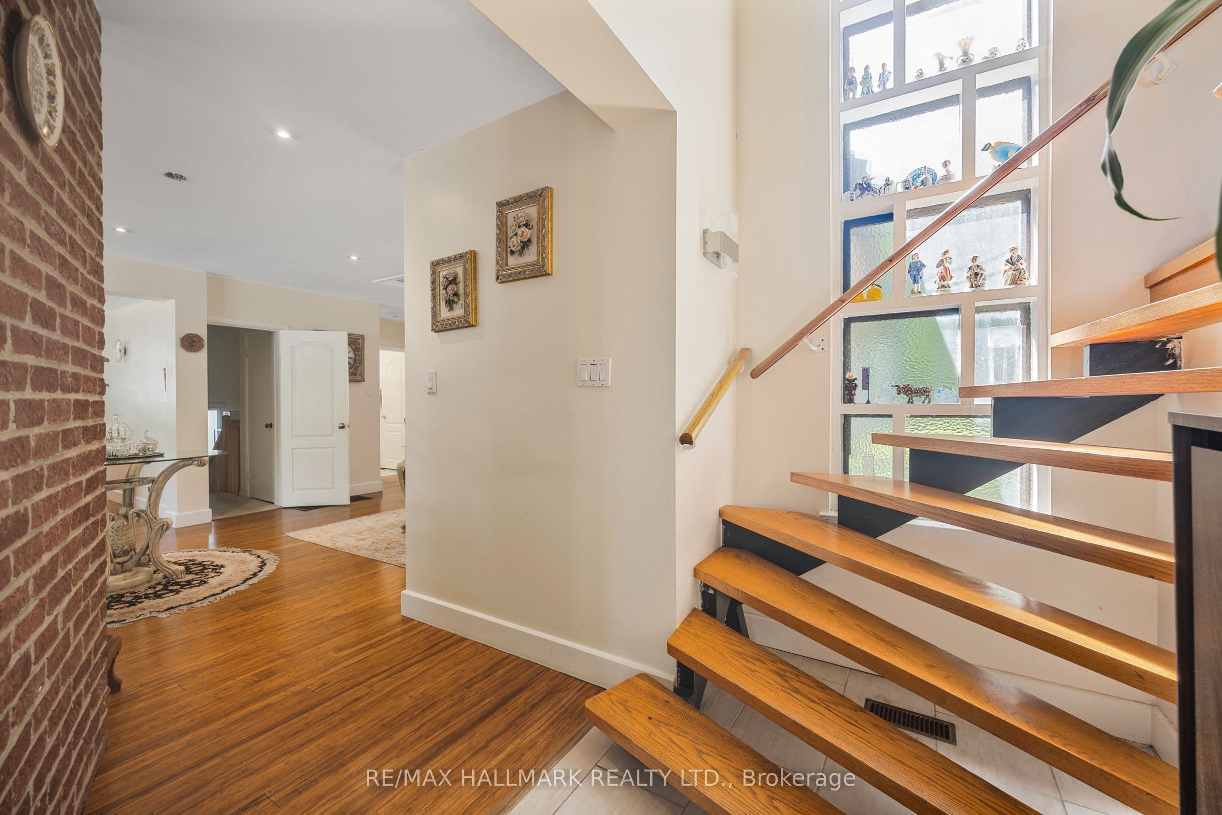 19 Talwood Drive, Toronto, ON M3B 2P4